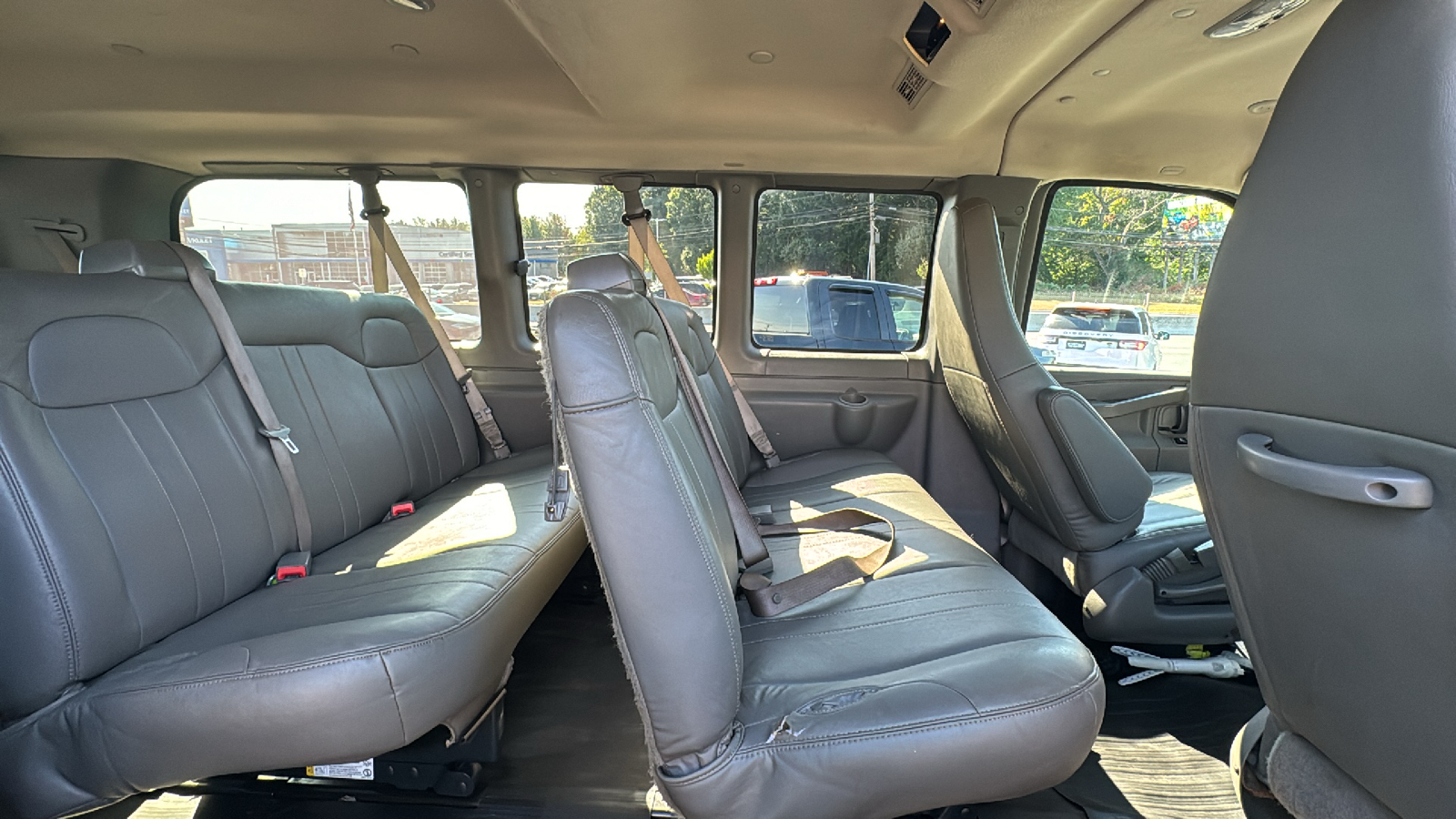 2020 Chevrolet Express 2500 Passenger LS Van 3D 26