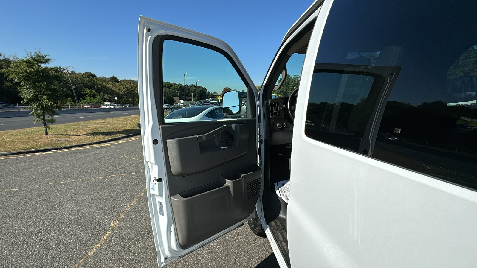 2020 Chevrolet Express 2500 Passenger LS Van 3D 29