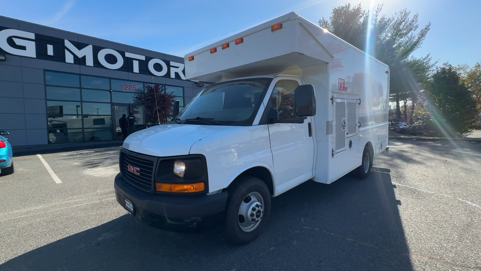 2008 GMC Savana Commercial Cutaway Cab-Chassis Van 2D 2