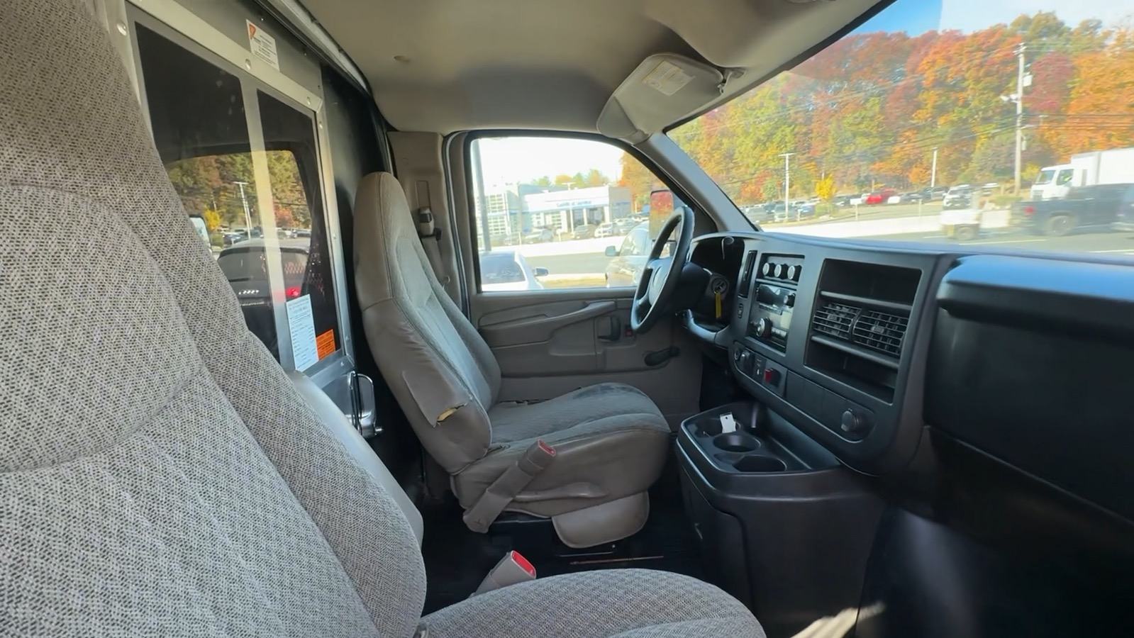 2008 GMC Savana Commercial Cutaway Cab-Chassis Van 2D 28