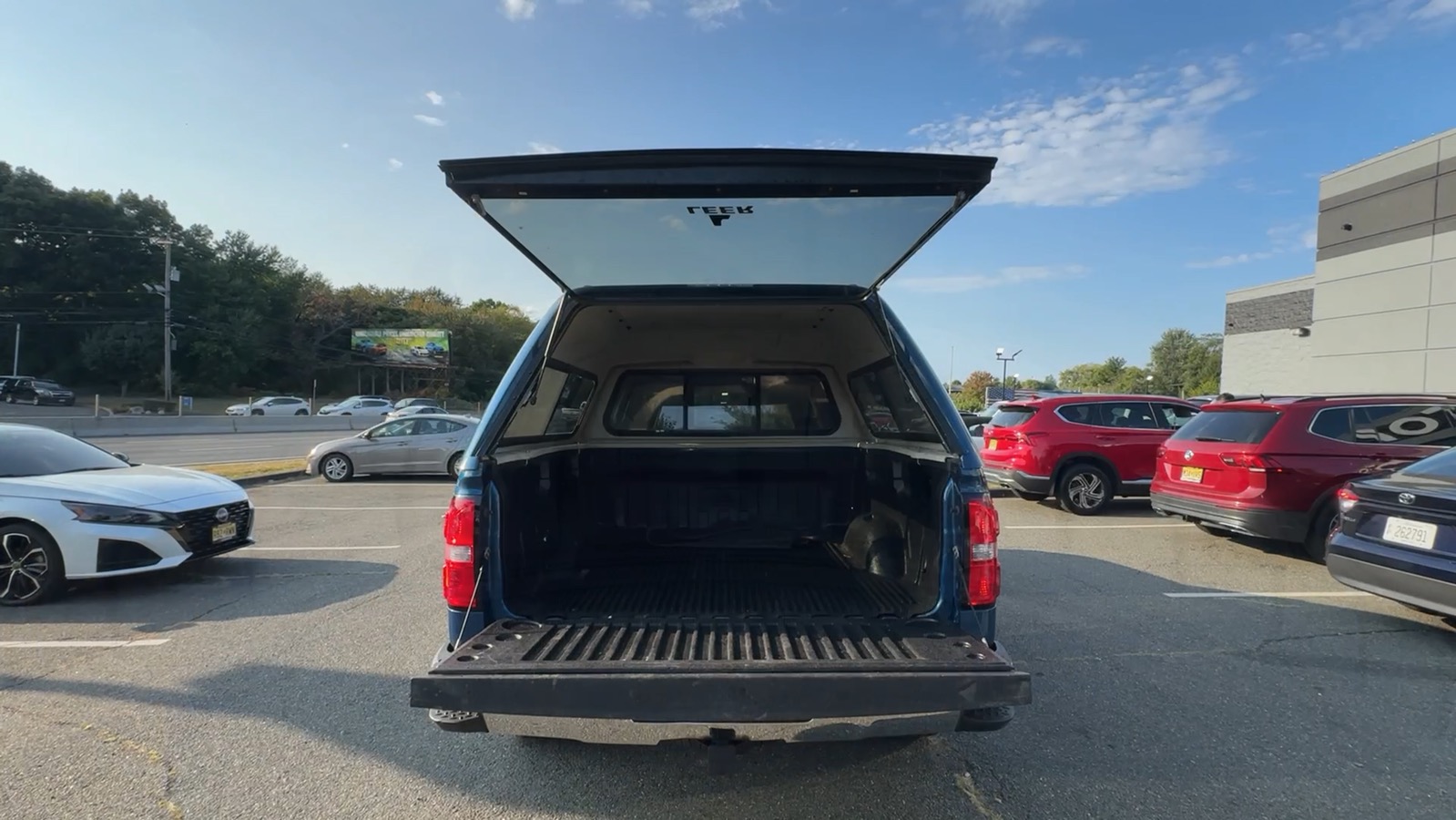 2015 GMC Sierra 1500 Crew Cab SLT Pickup 4D 6 1/2 ft 16