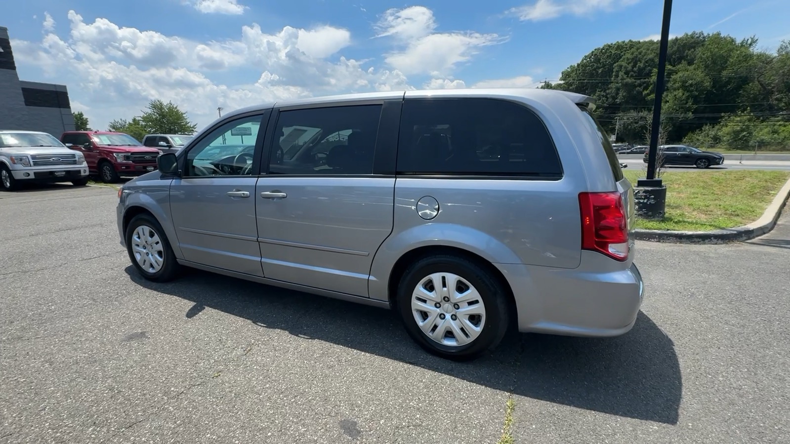 2014 Dodge Grand Caravan Passenger SE Minivan 4D 6