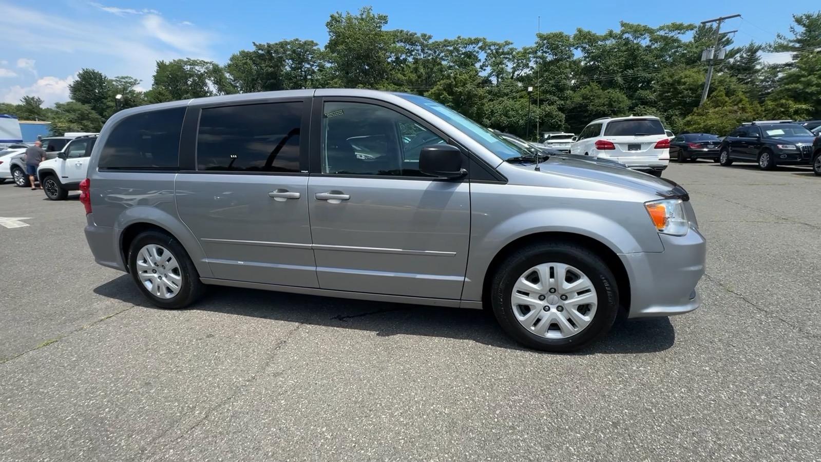 2014 Dodge Grand Caravan Passenger SE Minivan 4D 14