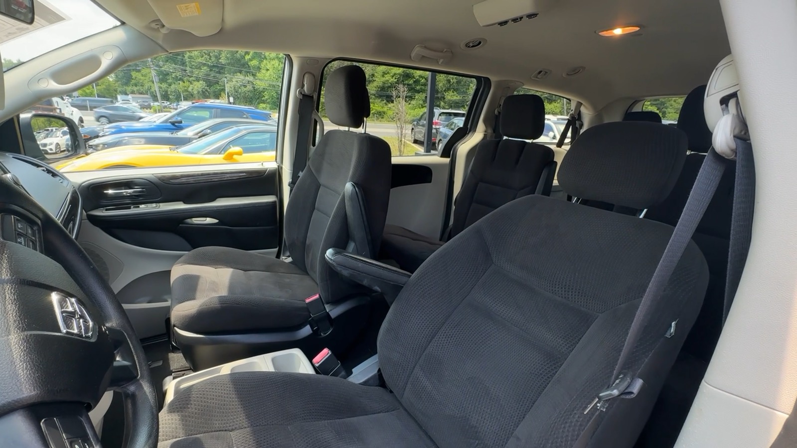 2014 Dodge Grand Caravan Passenger SE Minivan 4D 38