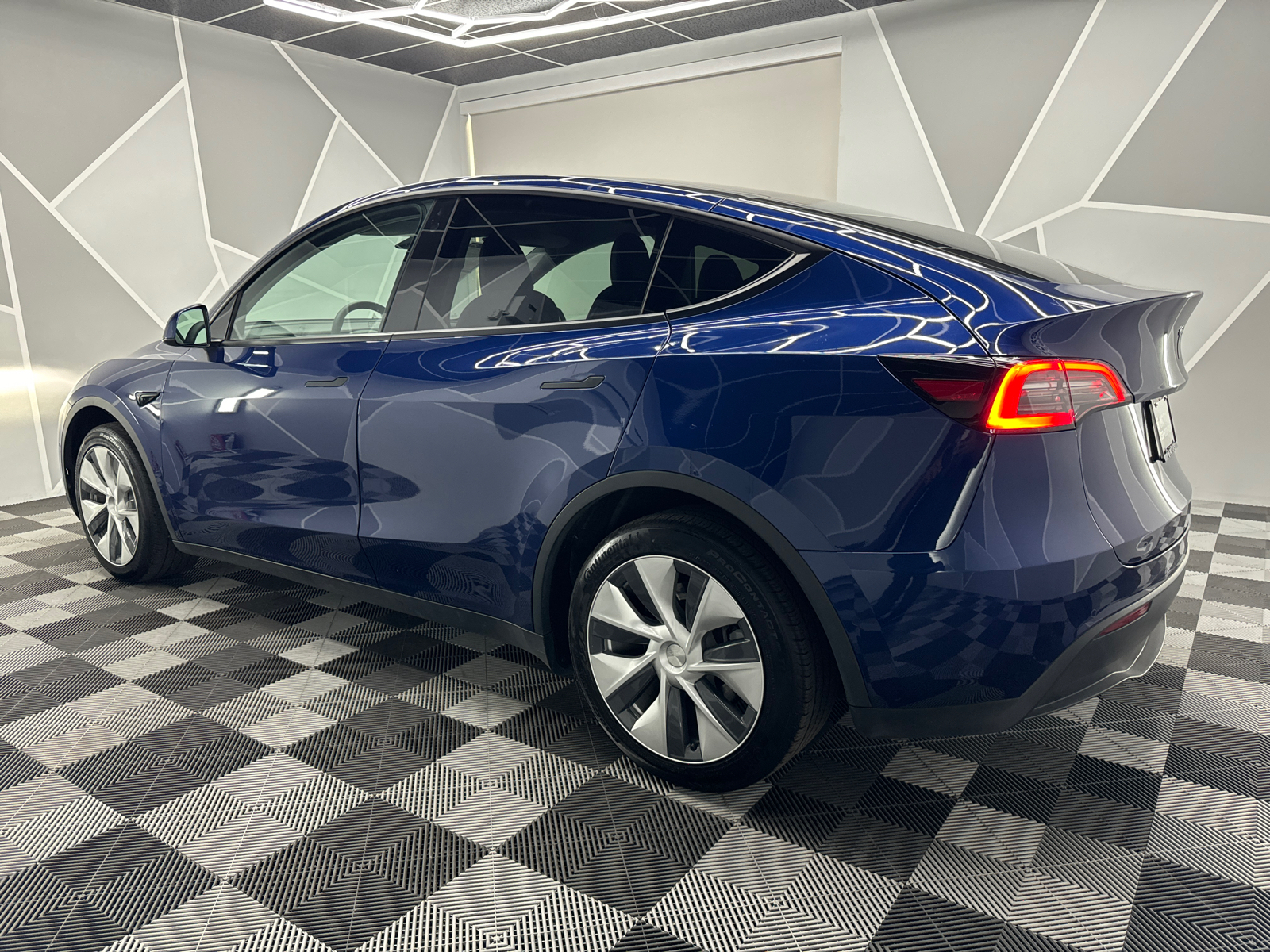 2021 Tesla Model Y  4