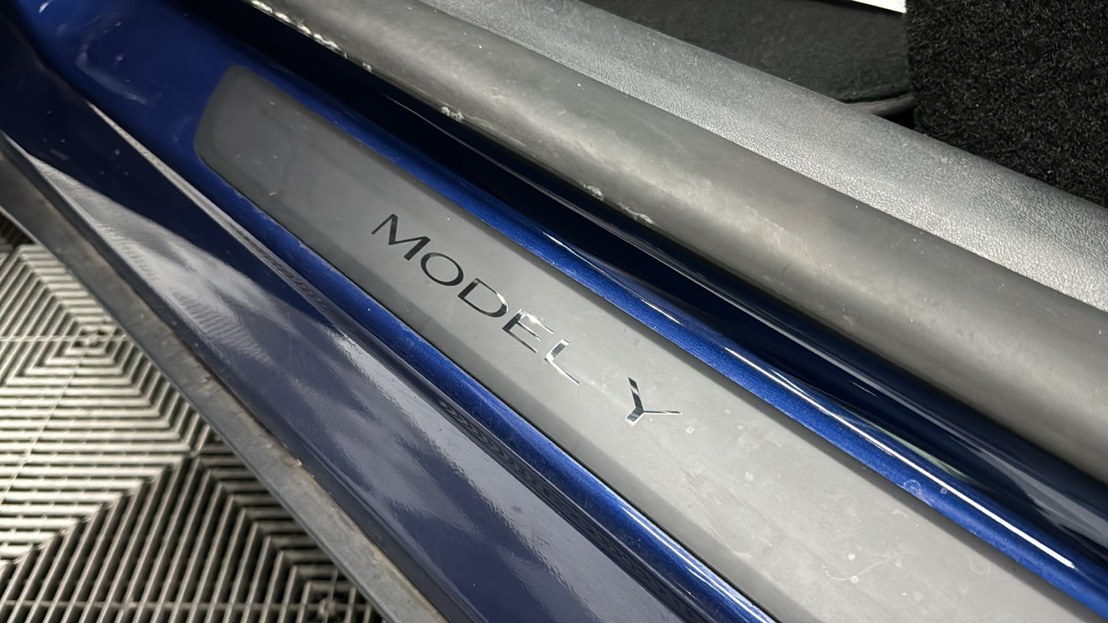 2021 Tesla Model Y  37