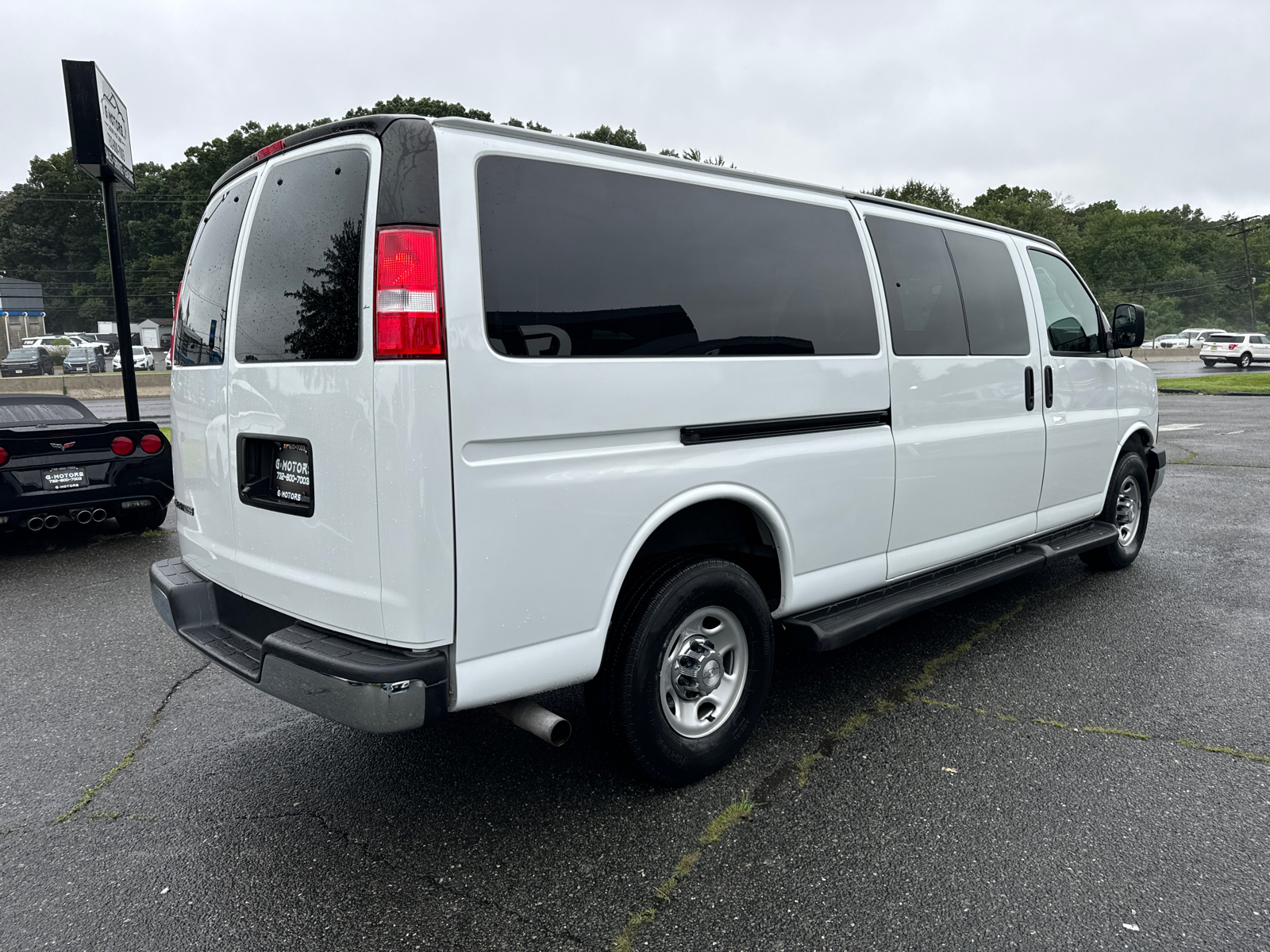 2019 Chevrolet Express 3500 Passenger LT Extended Van 3D 10