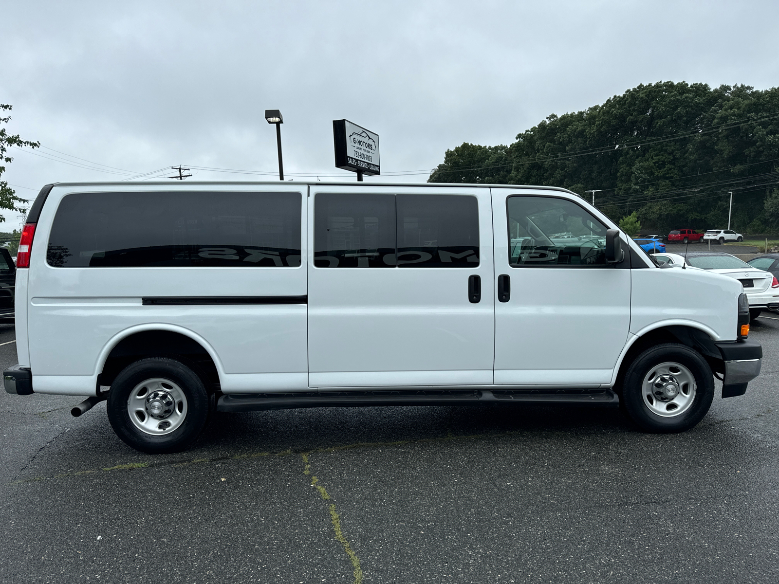 2019 Chevrolet Express 3500 Passenger LT Extended Van 3D 11