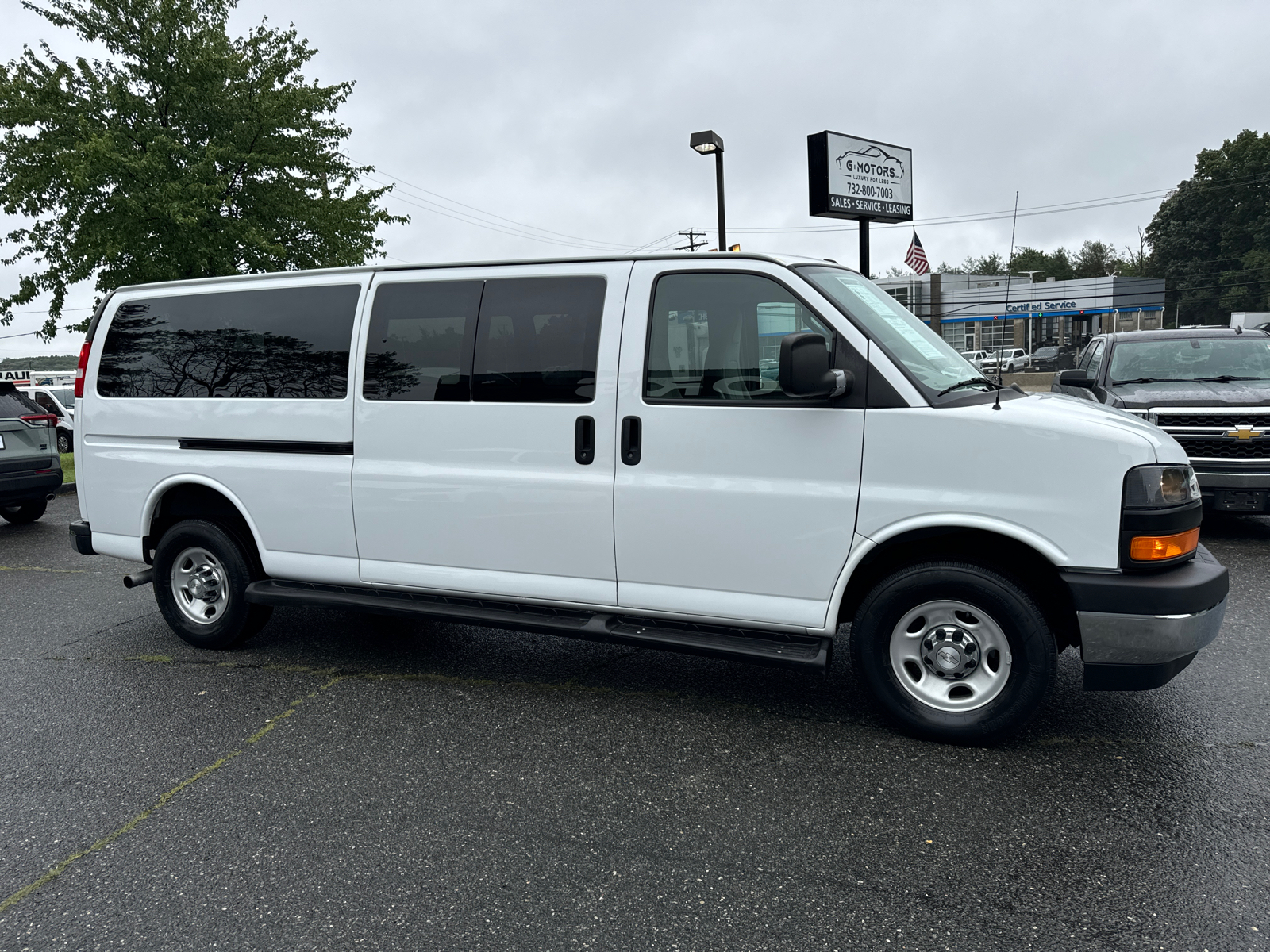 2019 Chevrolet Express 3500 Passenger LT Extended Van 3D 12