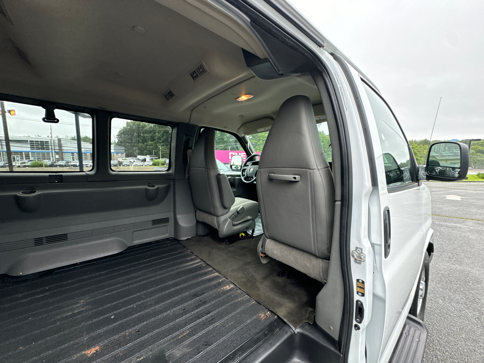 2019 Chevrolet Express 3500 Passenger LT Extended Van 3D 30