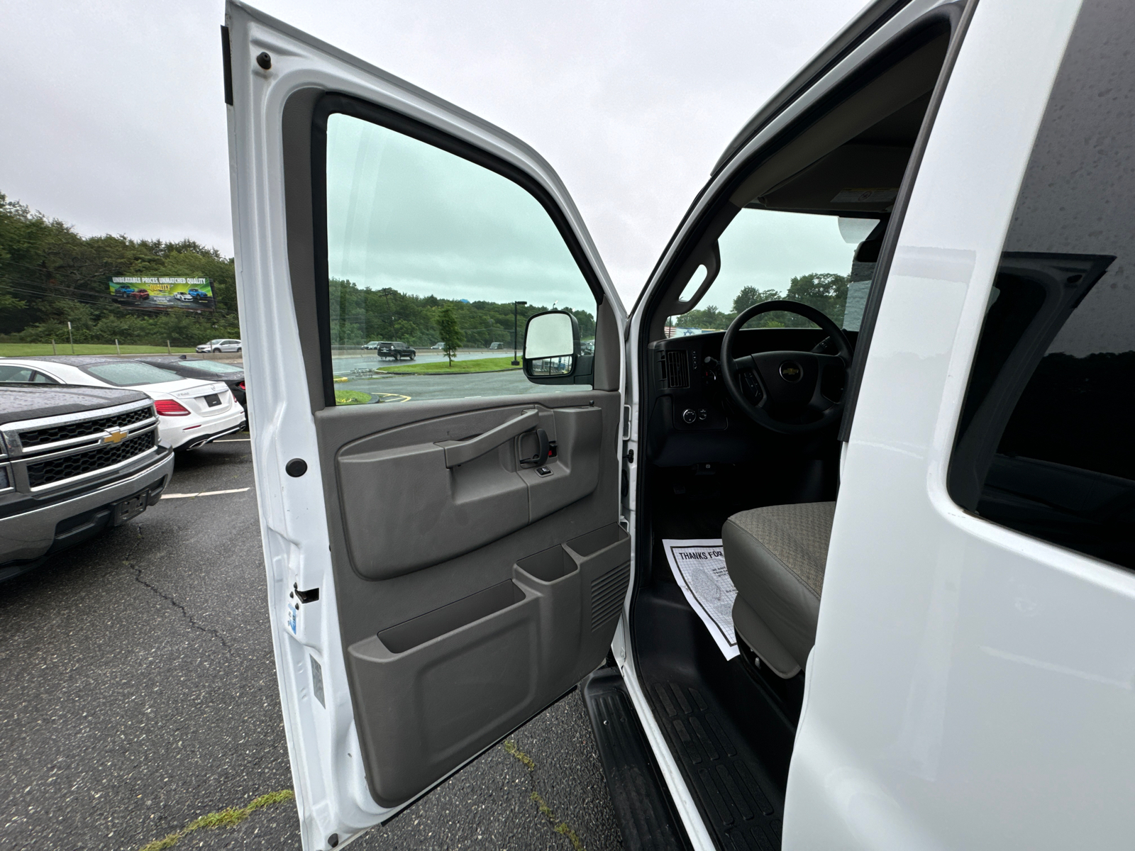 2019 Chevrolet Express 3500 Passenger LT Extended Van 3D 32