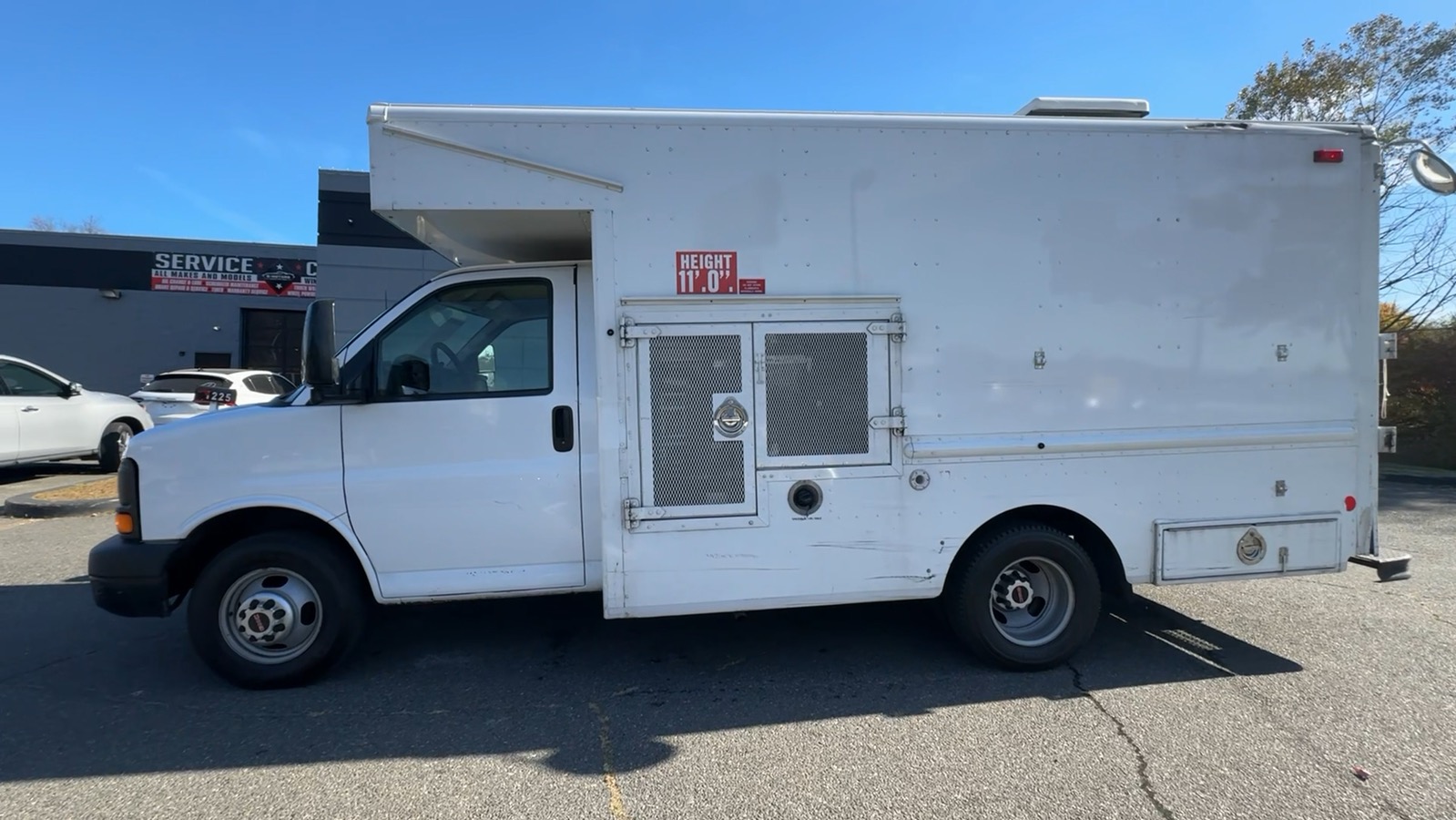 2007 GMC Savana Cutaway Cutaway Van 2D 4