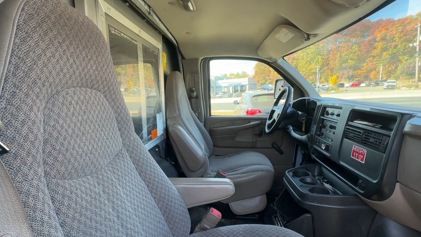 2007 GMC Savana Cutaway Cutaway Van 2D 28