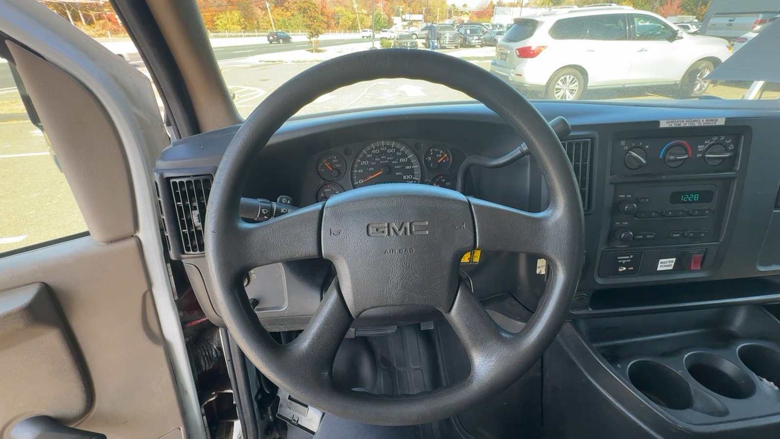 2007 GMC Savana Cutaway Cutaway Van 2D 37