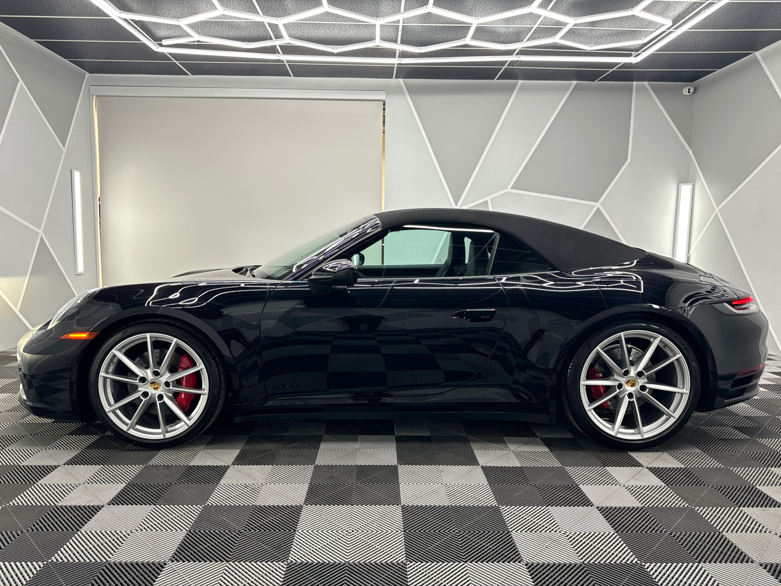 2022 Porsche 911 Carrera S Cabriolet 2D 2