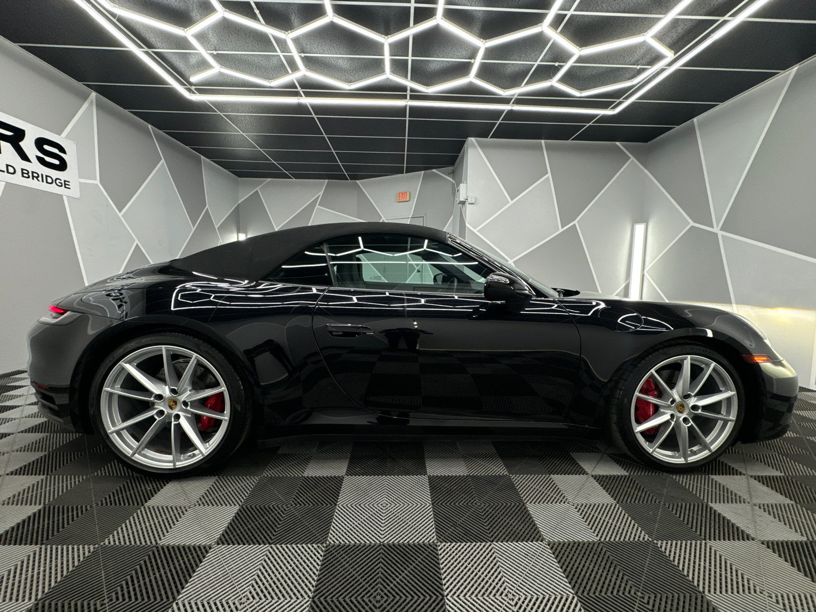 2022 Porsche 911 Carrera S Cabriolet 2D 6