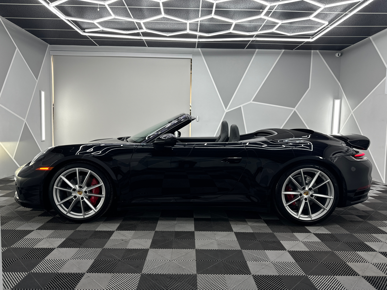 2022 Porsche 911 Carrera S Cabriolet 2D 10