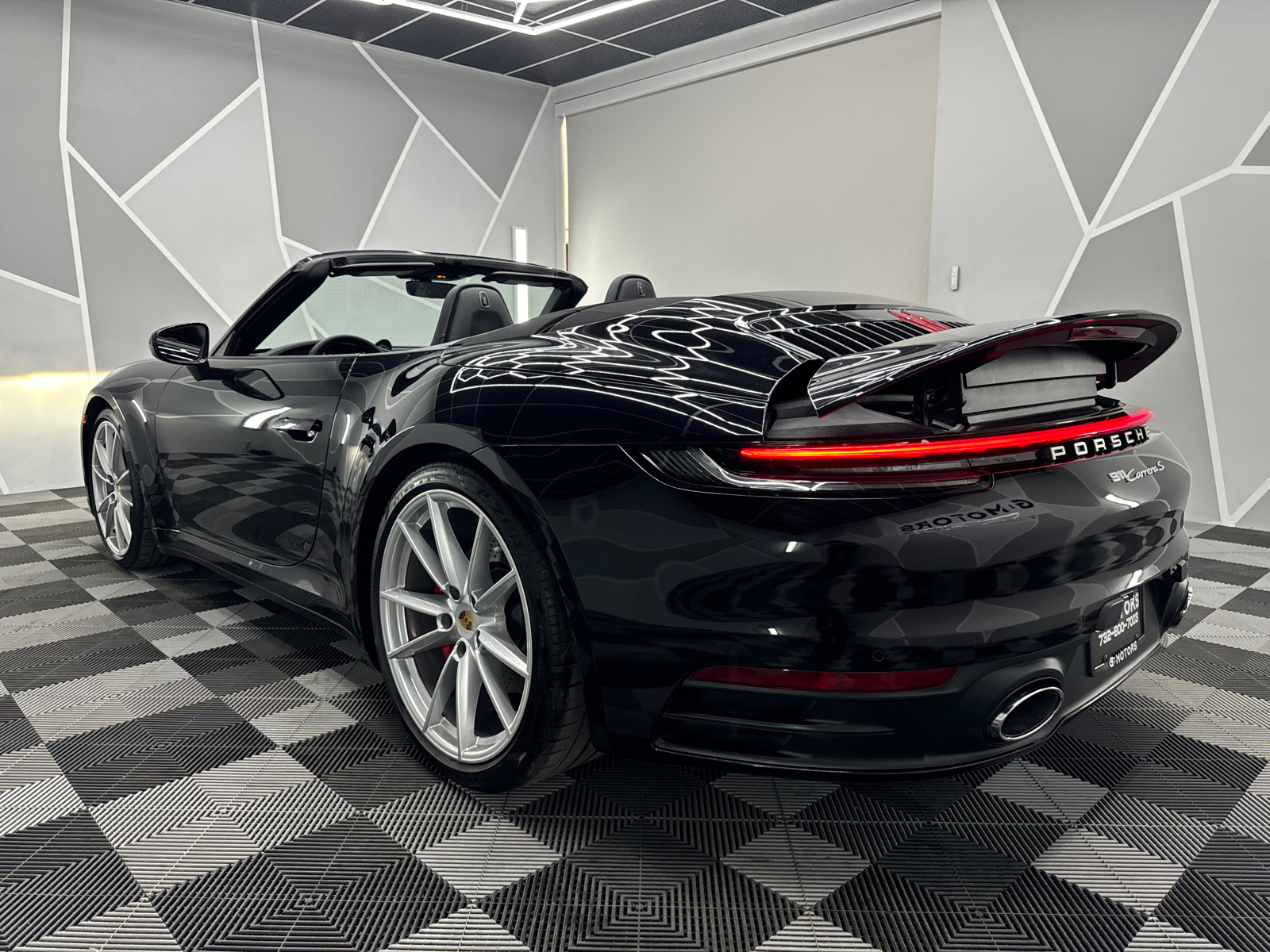 2022 Porsche 911 Carrera S Cabriolet 2D 11