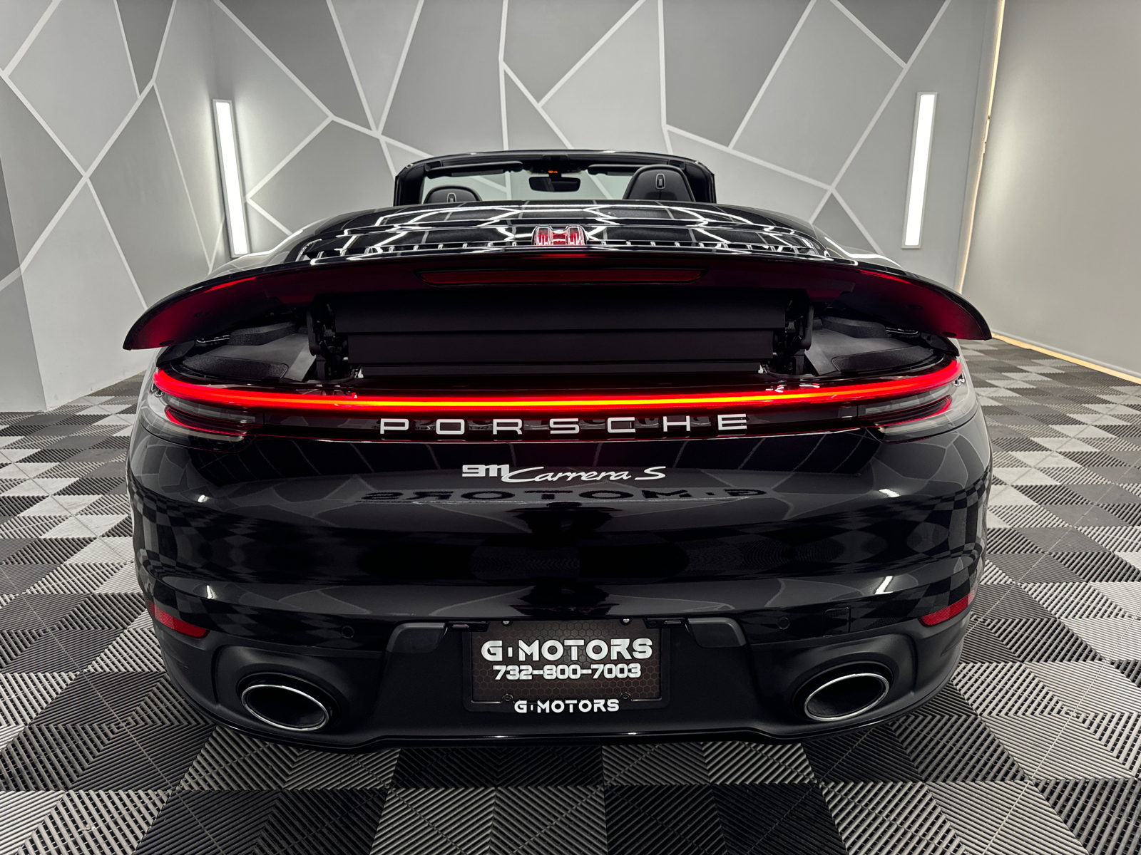 2022 Porsche 911 Carrera S Cabriolet 2D 12