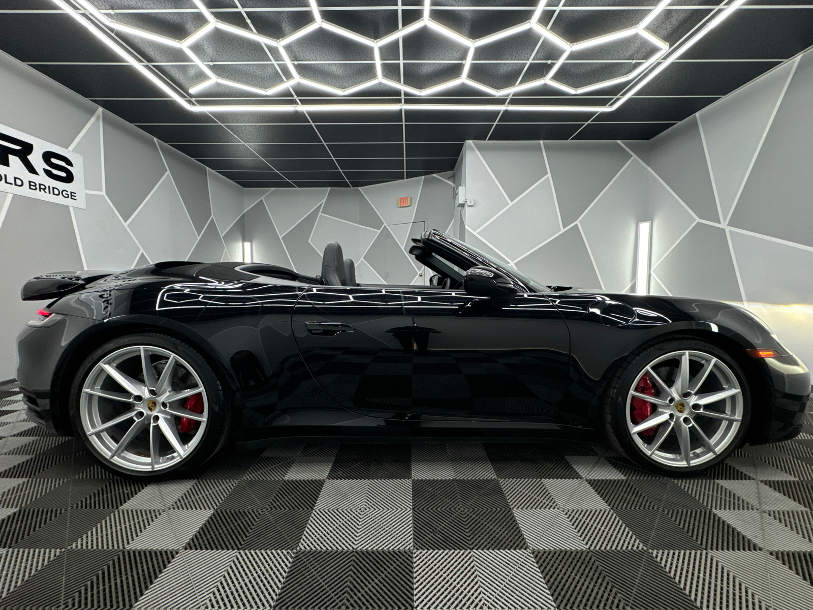 2022 Porsche 911 Carrera S Cabriolet 2D 14