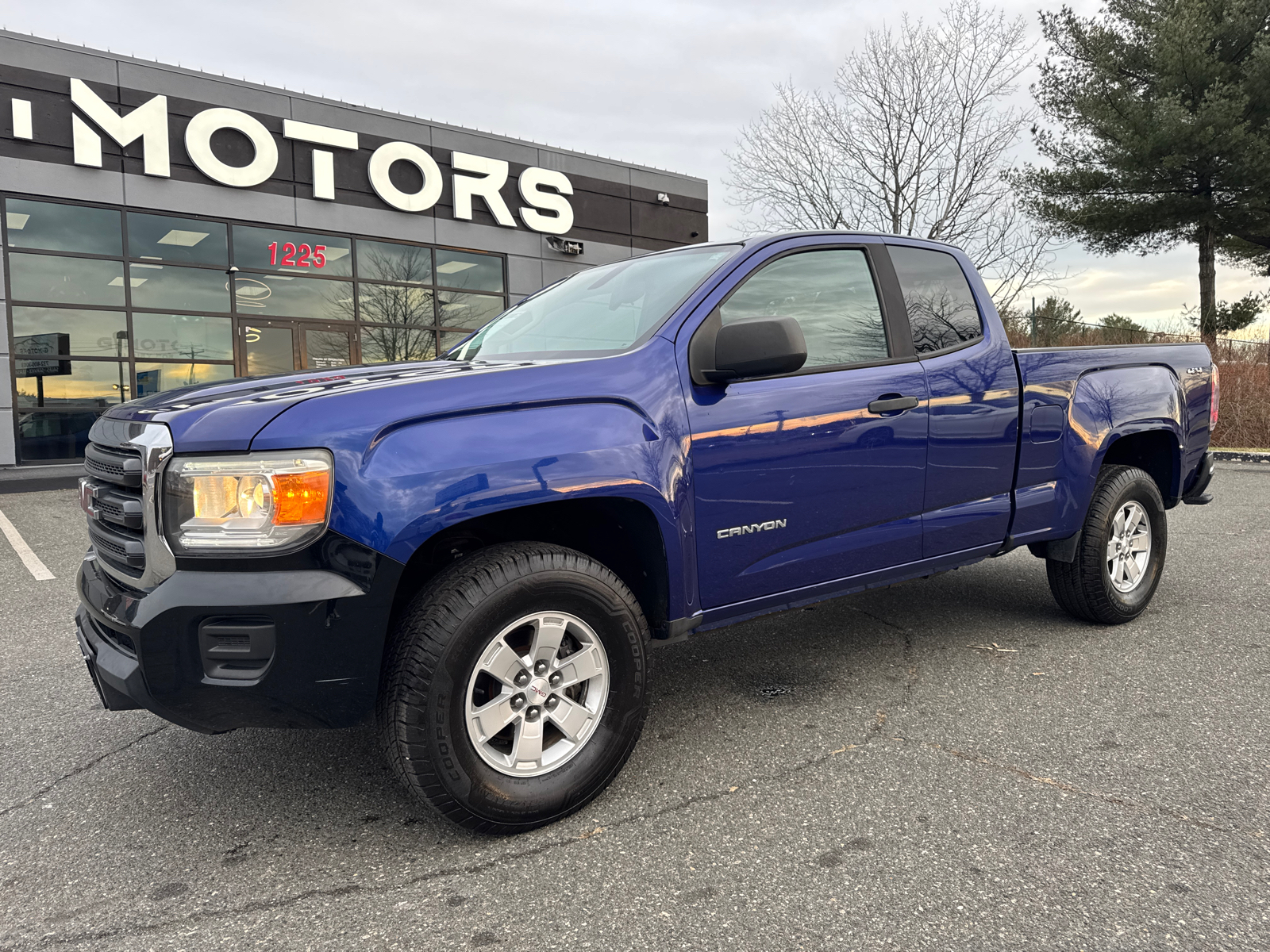 2017 GMC Canyon Extended Cab Pickup 2D 6 ft 2