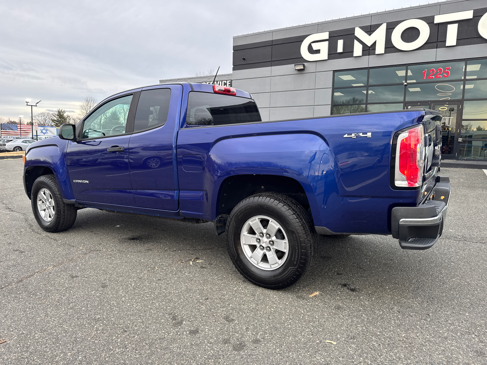 2017 GMC Canyon Extended Cab Pickup 2D 6 ft 4