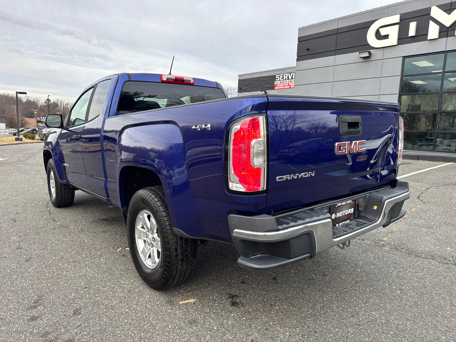 2017 GMC Canyon Extended Cab Pickup 2D 6 ft 5