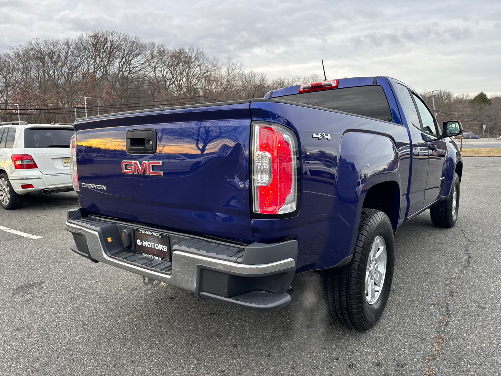 2017 GMC Canyon Extended Cab Pickup 2D 6 ft 9