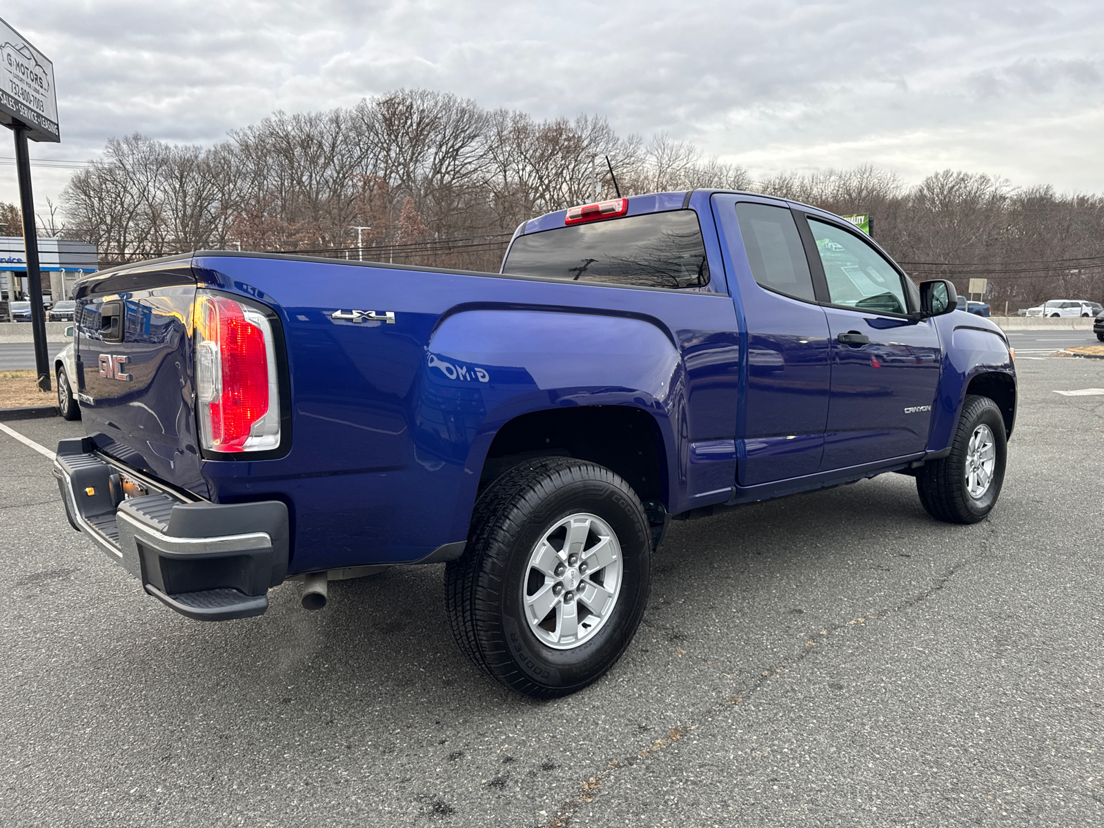 2017 GMC Canyon Extended Cab Pickup 2D 6 ft 10