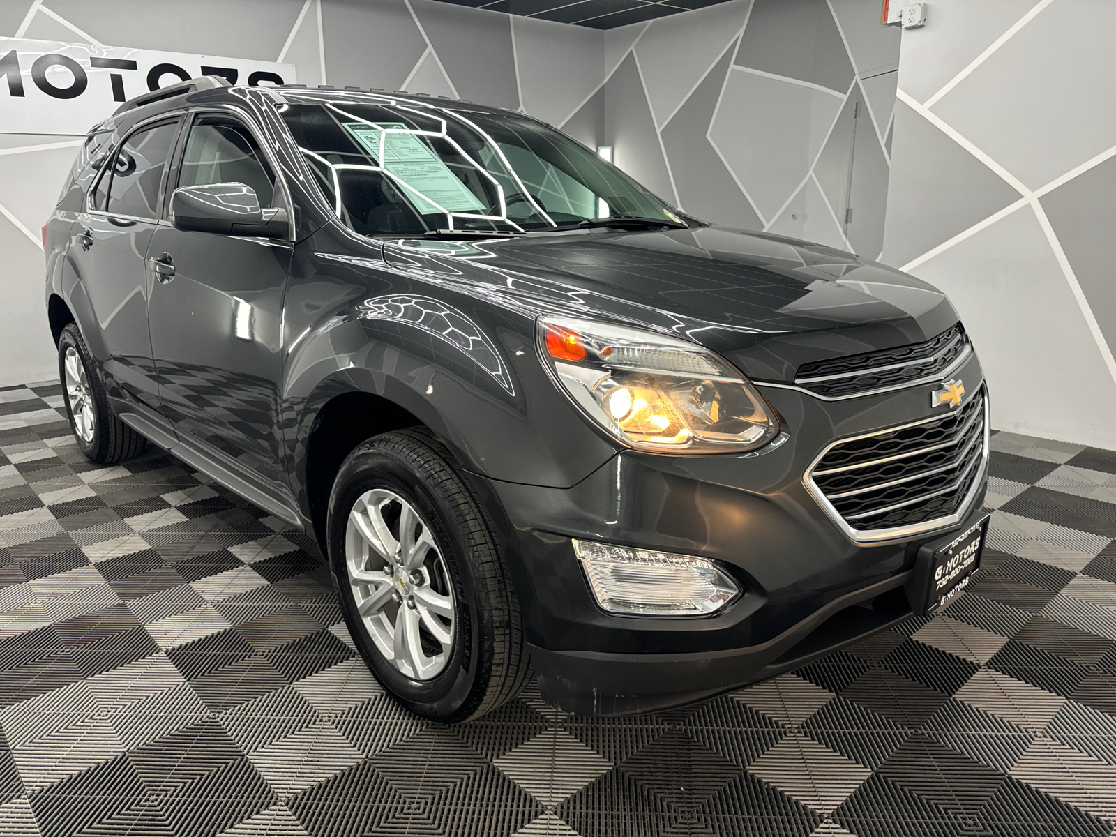 2017 Chevrolet Equinox LT Sport Utility 4D 13