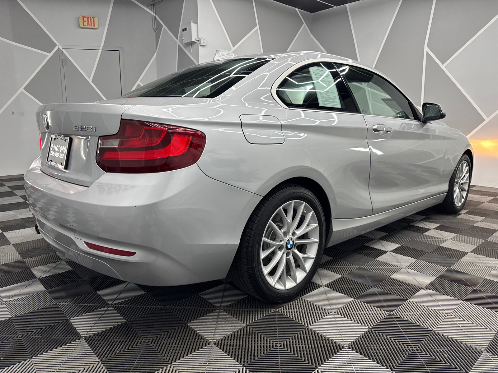 2015 BMW 2 Series 228i Coupe 2D 10