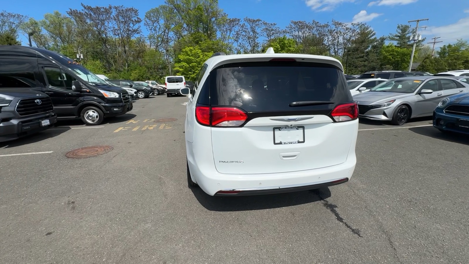 2018 Chrysler Pacifica Touring Plus Minivan 4D 11