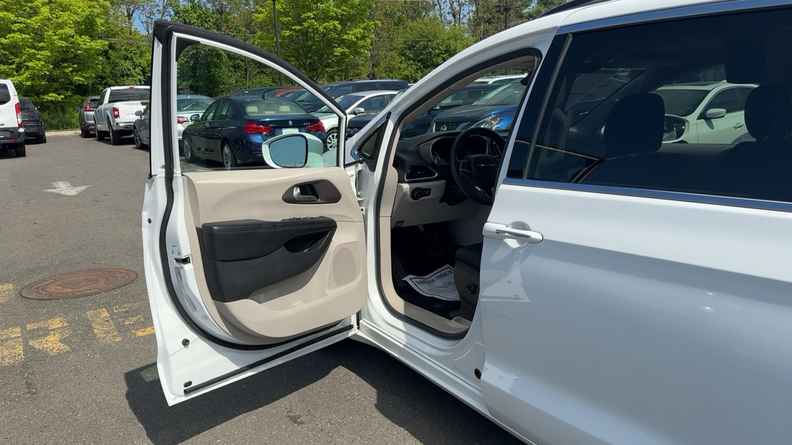 2018 Chrysler Pacifica Touring Plus Minivan 4D 40