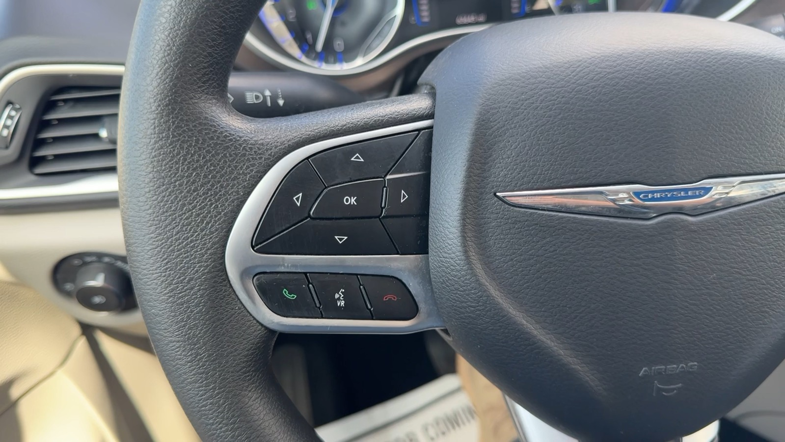 2018 Chrysler Pacifica Touring Plus Minivan 4D 53