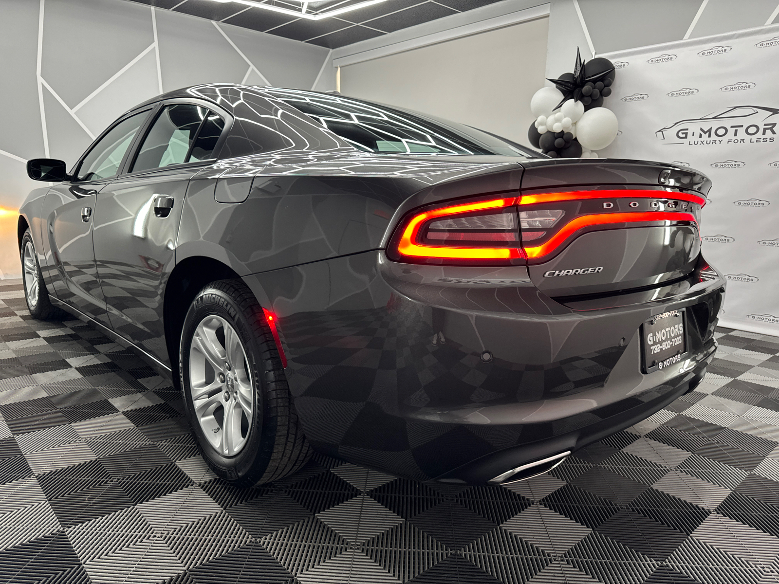 2022 Dodge Charger SXT Sedan 4D 5