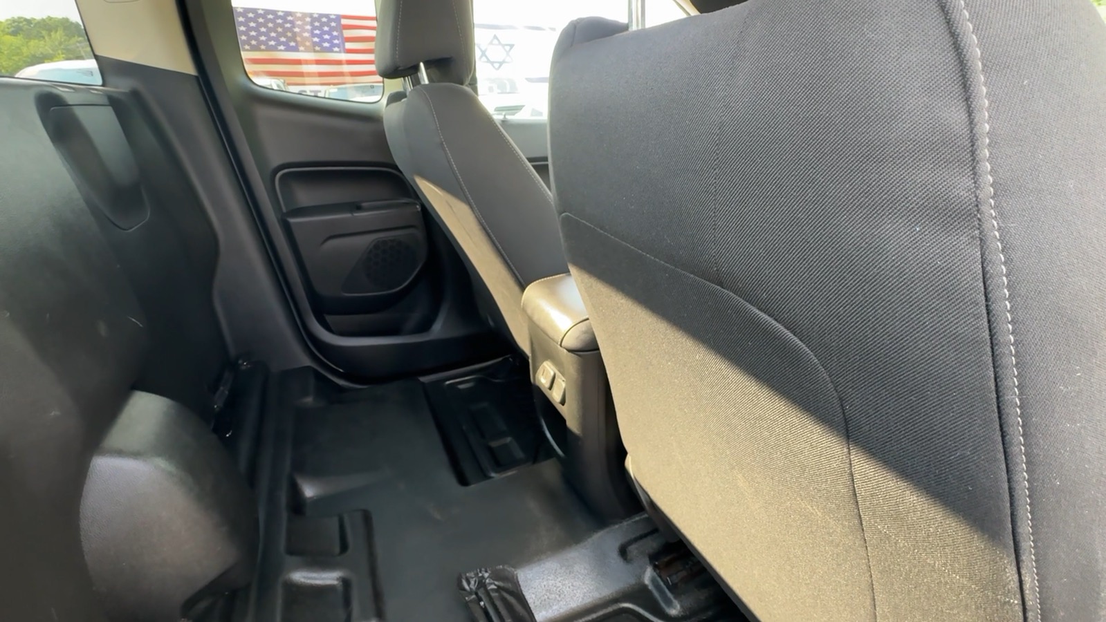 2021 Chevrolet Colorado Extended Cab LT Pickup 4D 6 ft 30