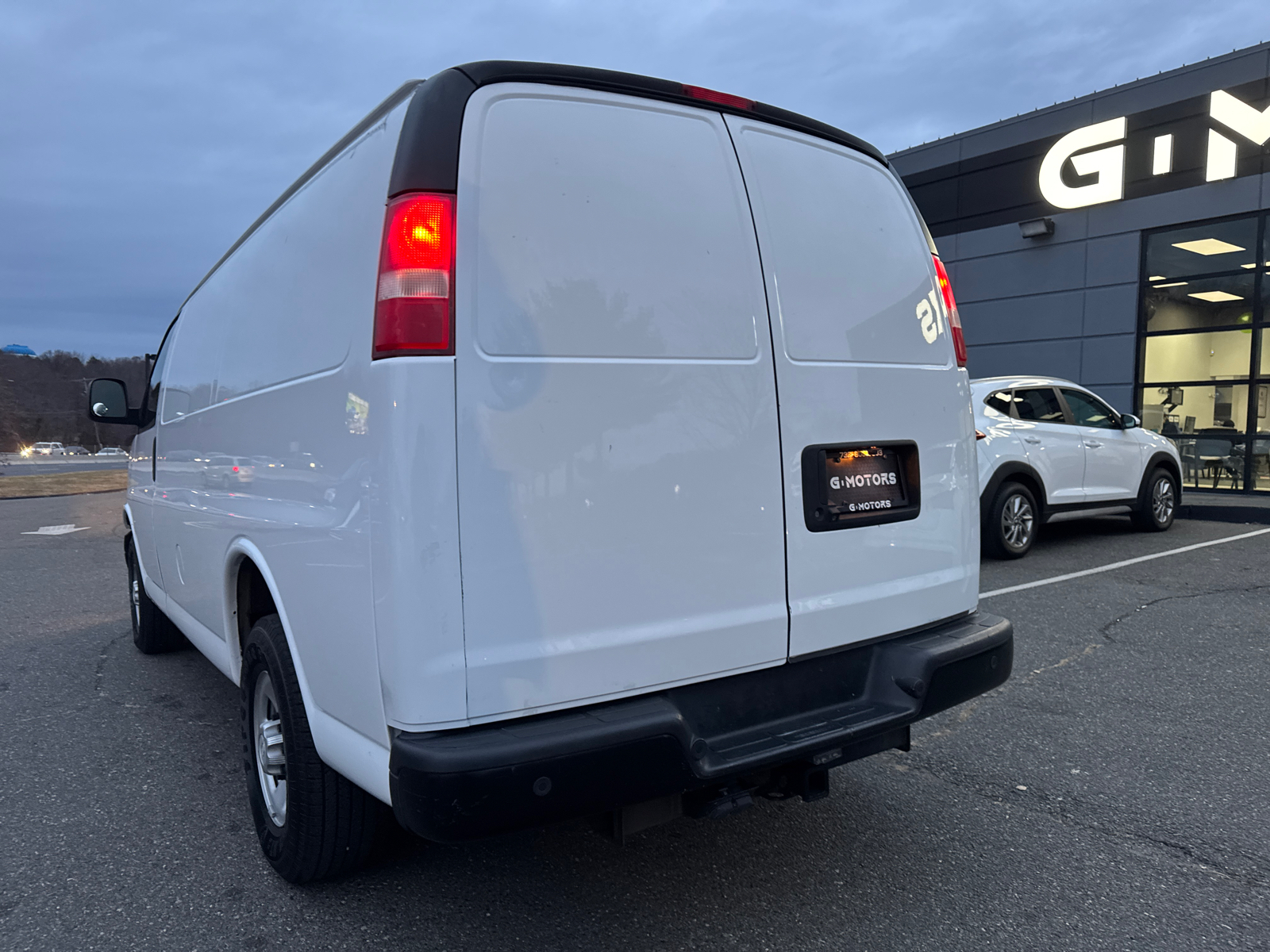 2017 Chevrolet Express 2500 Cargo Van 3D 6