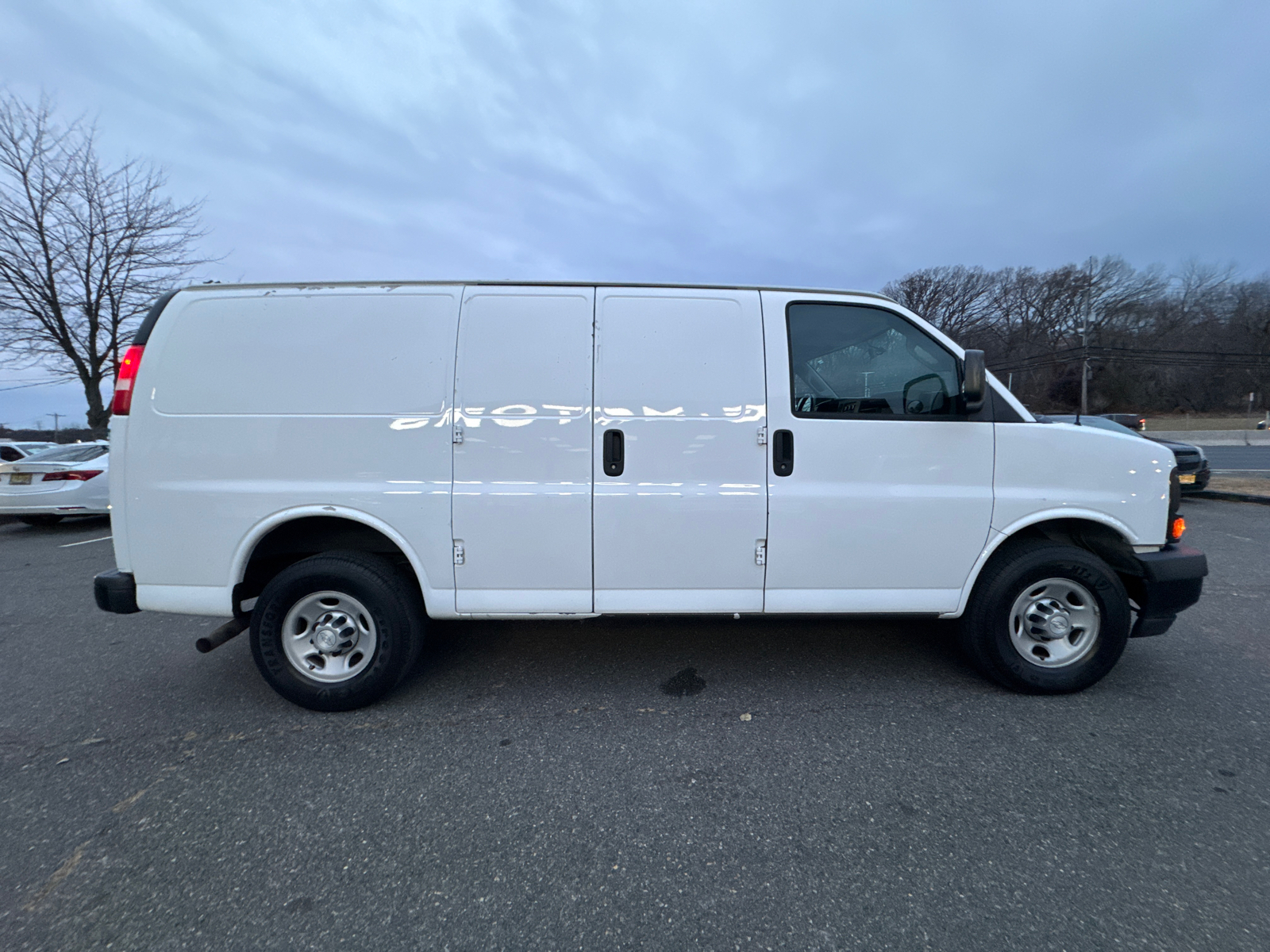 2017 Chevrolet Express 2500 Cargo Van 3D 11