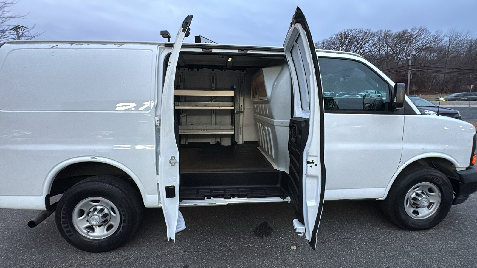 2017 Chevrolet Express 2500 Cargo Van 3D 24