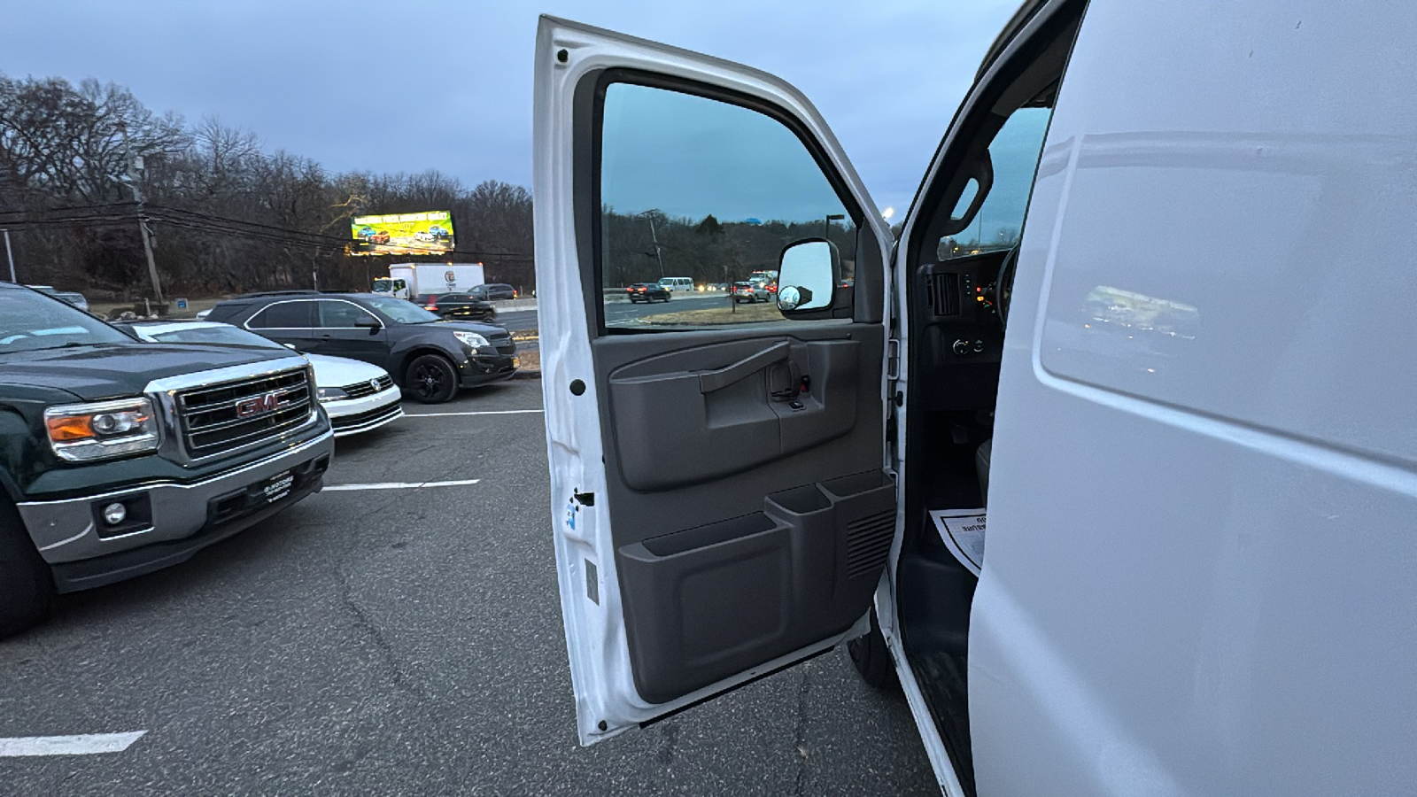 2017 Chevrolet Express 2500 Cargo Van 3D 30