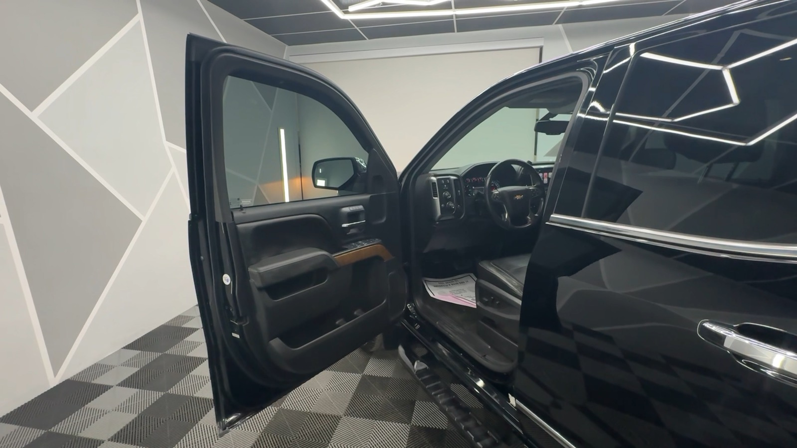 2015 Chevrolet Silverado 1500 Double Cab Z71 LTZ Pickup 4D 6 1/2 ft 31