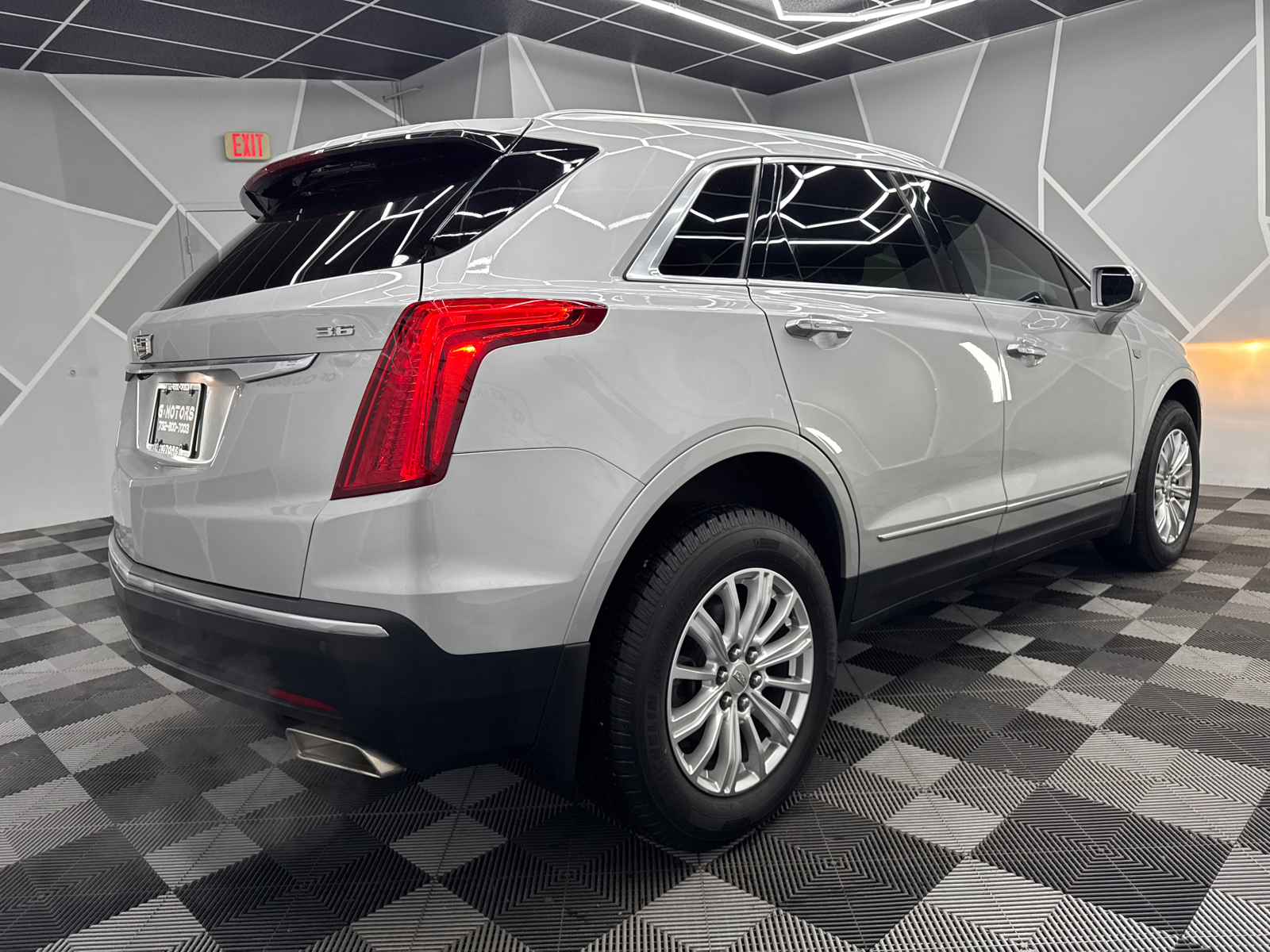 2017 Cadillac XT5 Sport Utility 4D 10