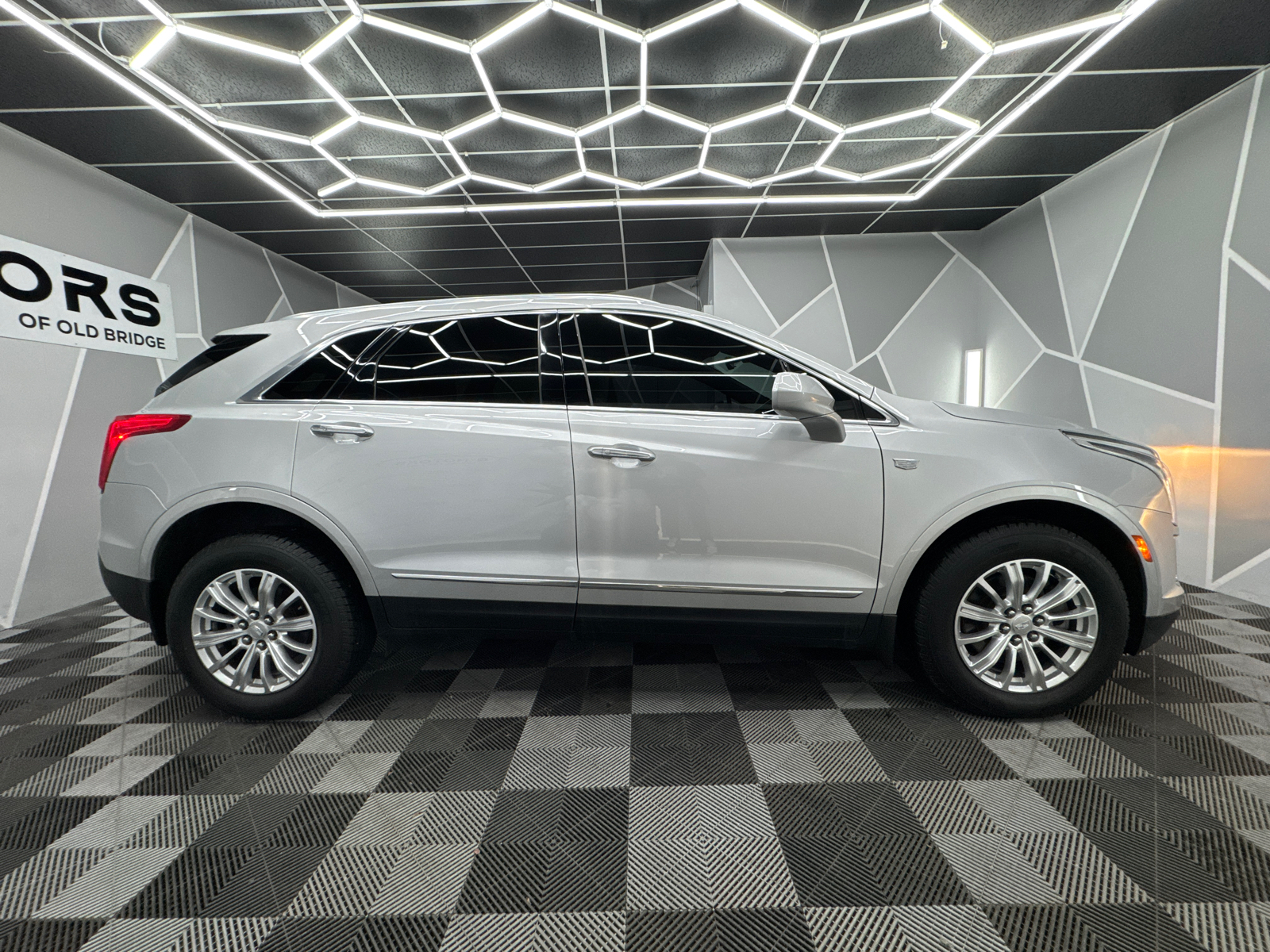 2017 Cadillac XT5 Sport Utility 4D 11