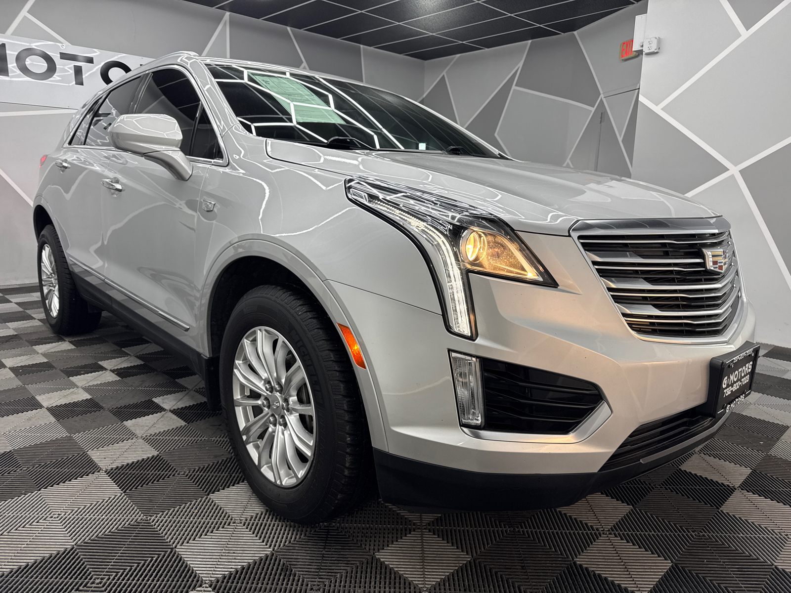 2017 Cadillac XT5 Sport Utility 4D 13