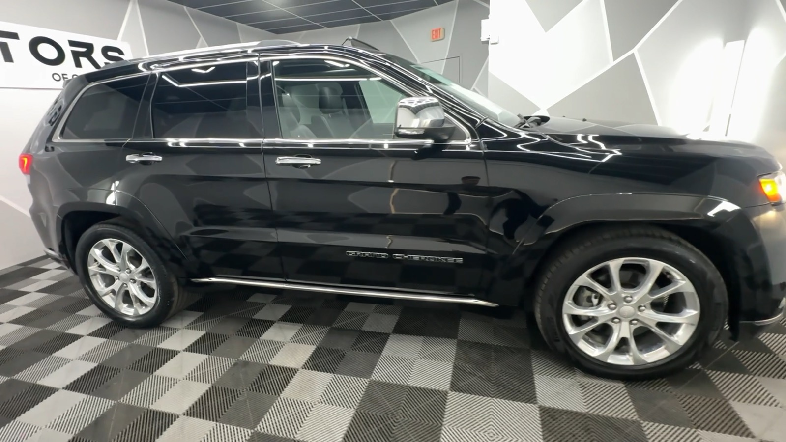 2020 Jeep Grand Cherokee Summit Sport Utility 4D 11