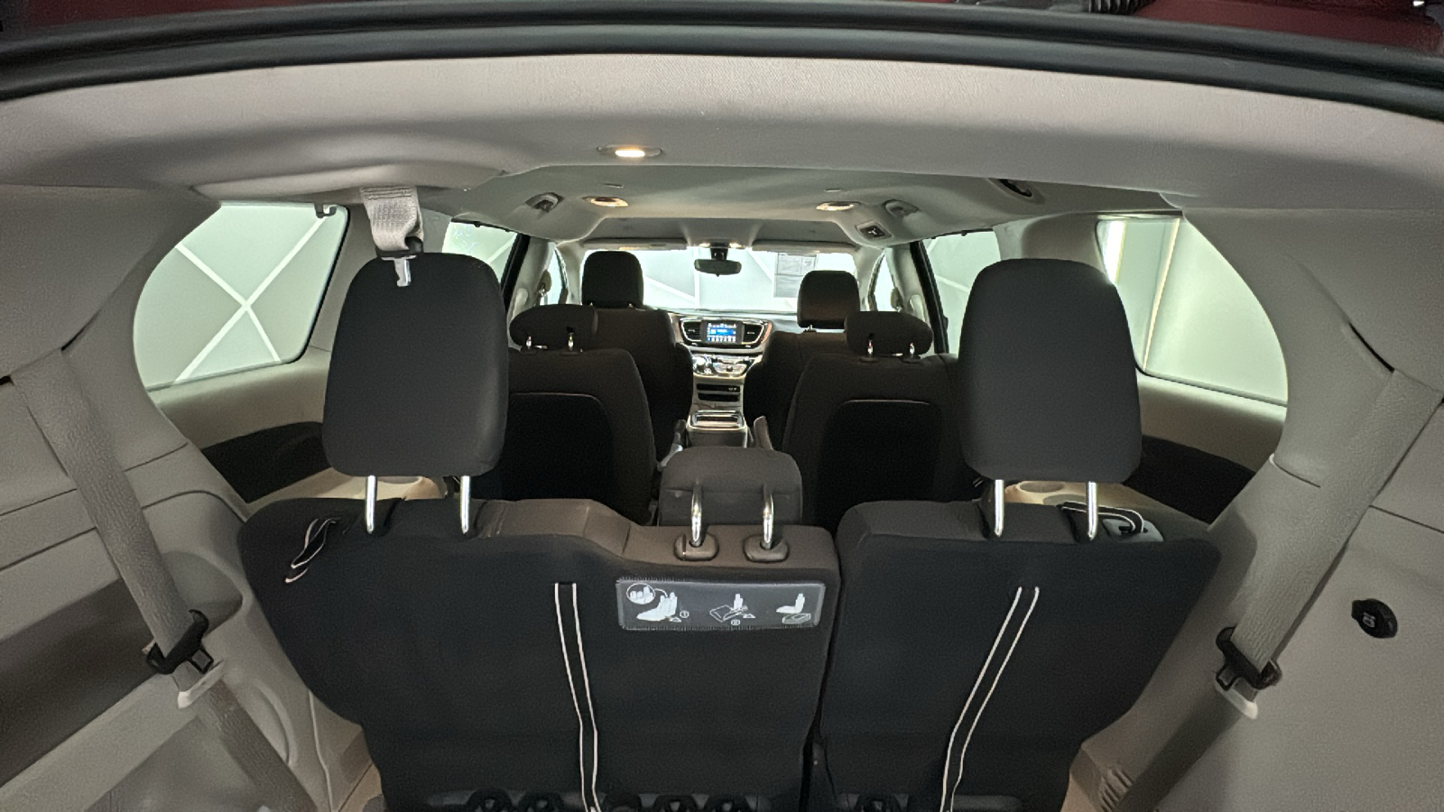 2018 Chrysler Pacifica Touring Plus Minivan 4D 21