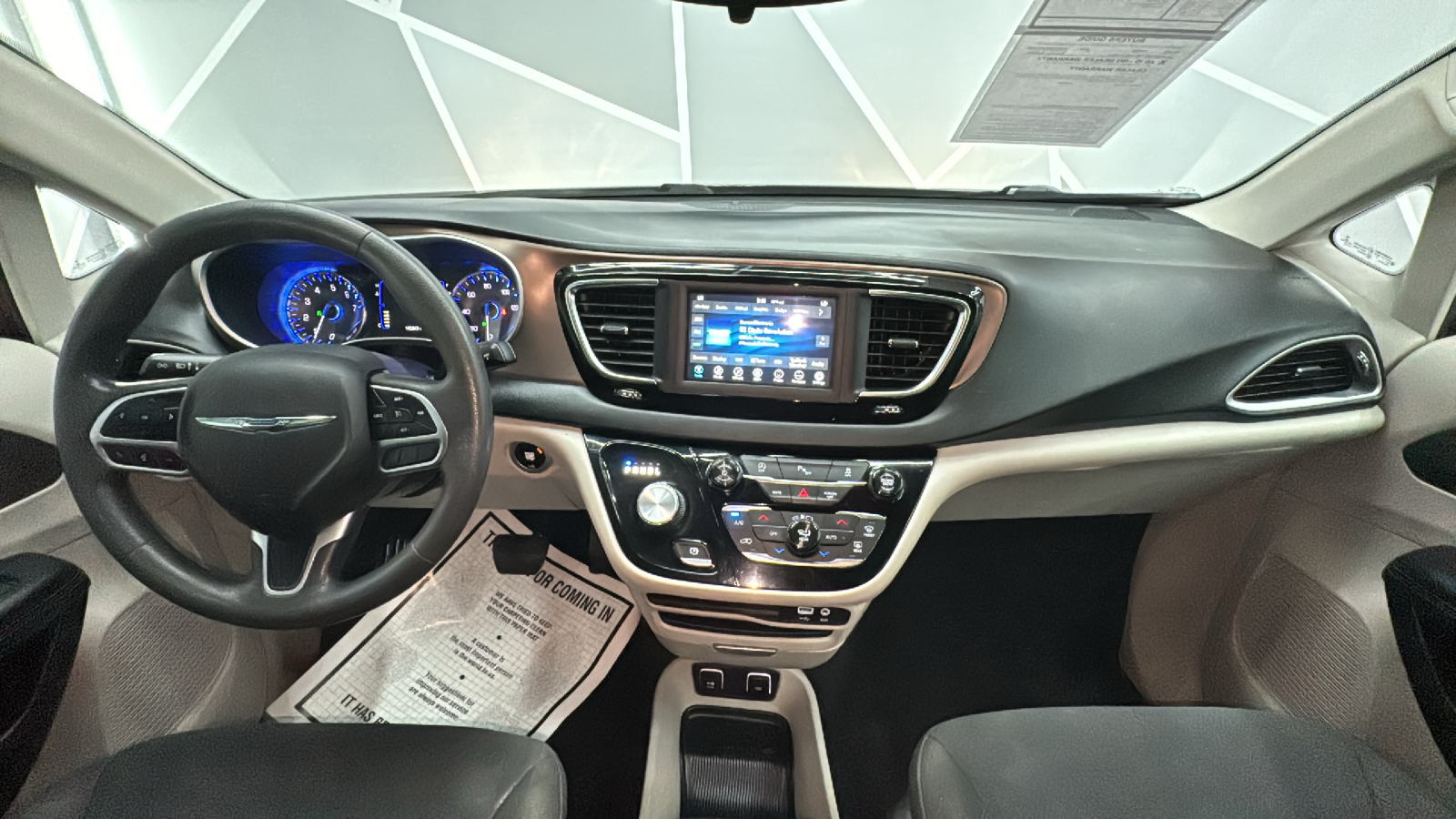 2018 Chrysler Pacifica Touring Plus Minivan 4D 38