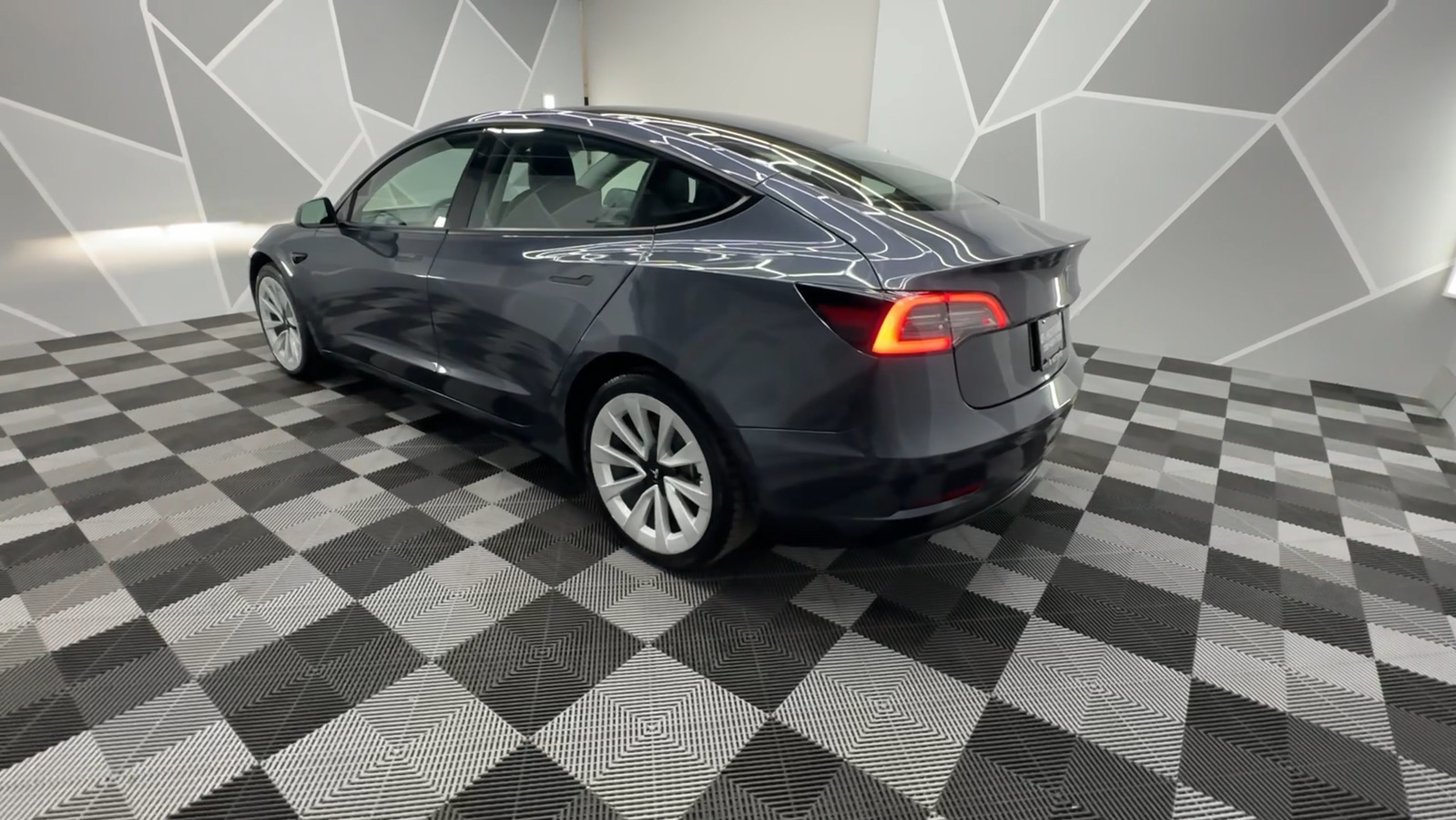 2022 Tesla Model 3 Standard Sedan 4D 7