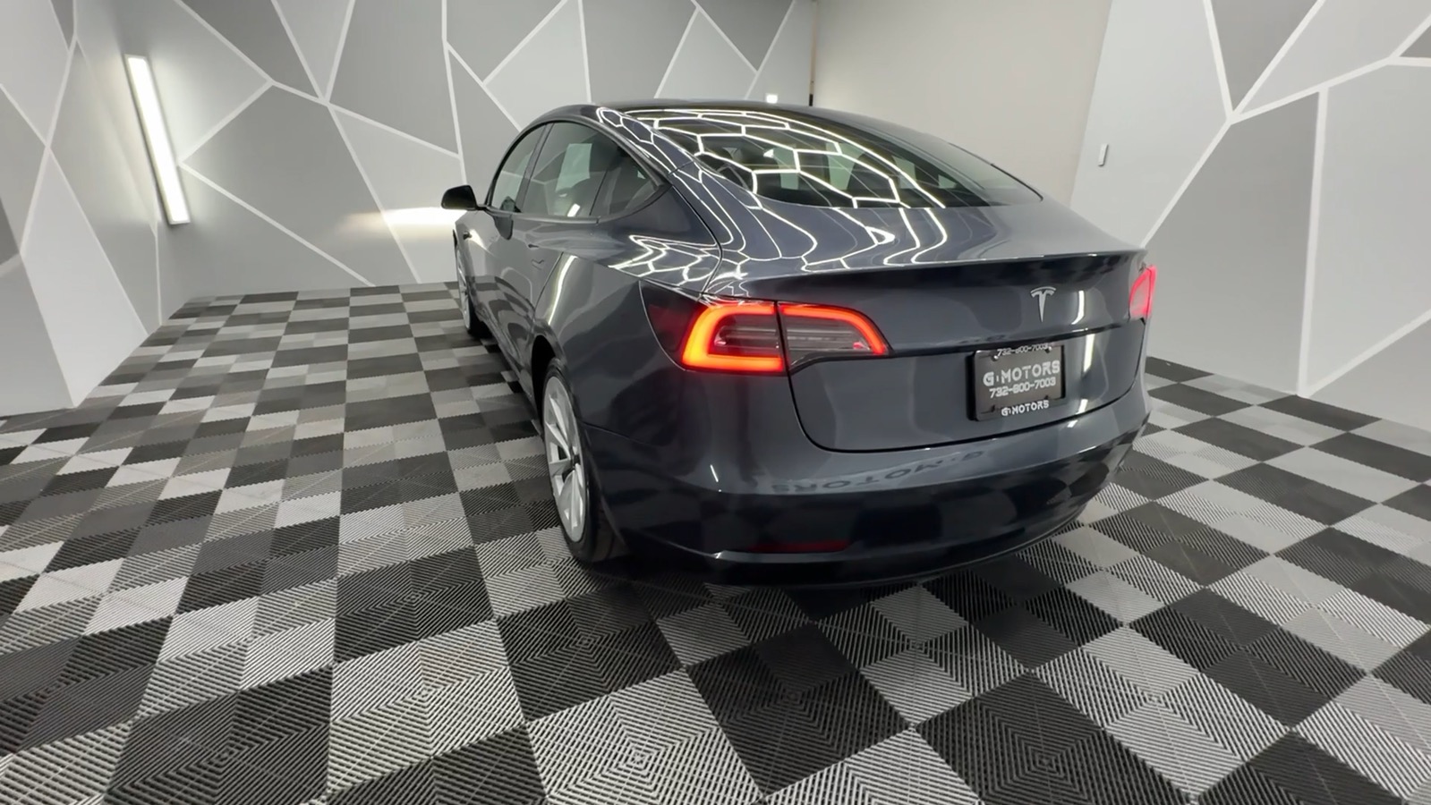 2022 Tesla Model 3 Standard Sedan 4D 8