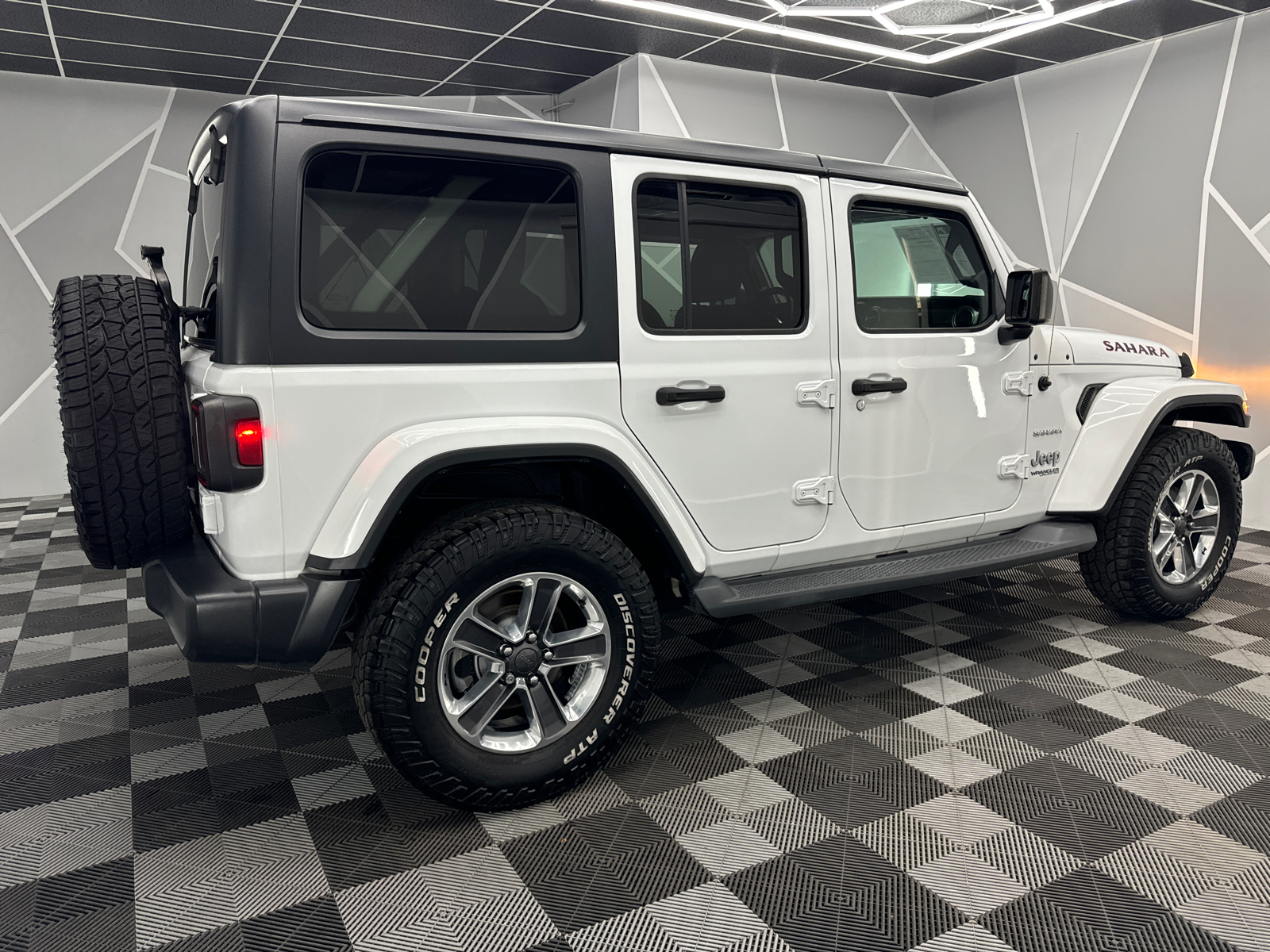 2018 Jeep Wrangler Unlimited All New Sahara Sport Utility 4D 10